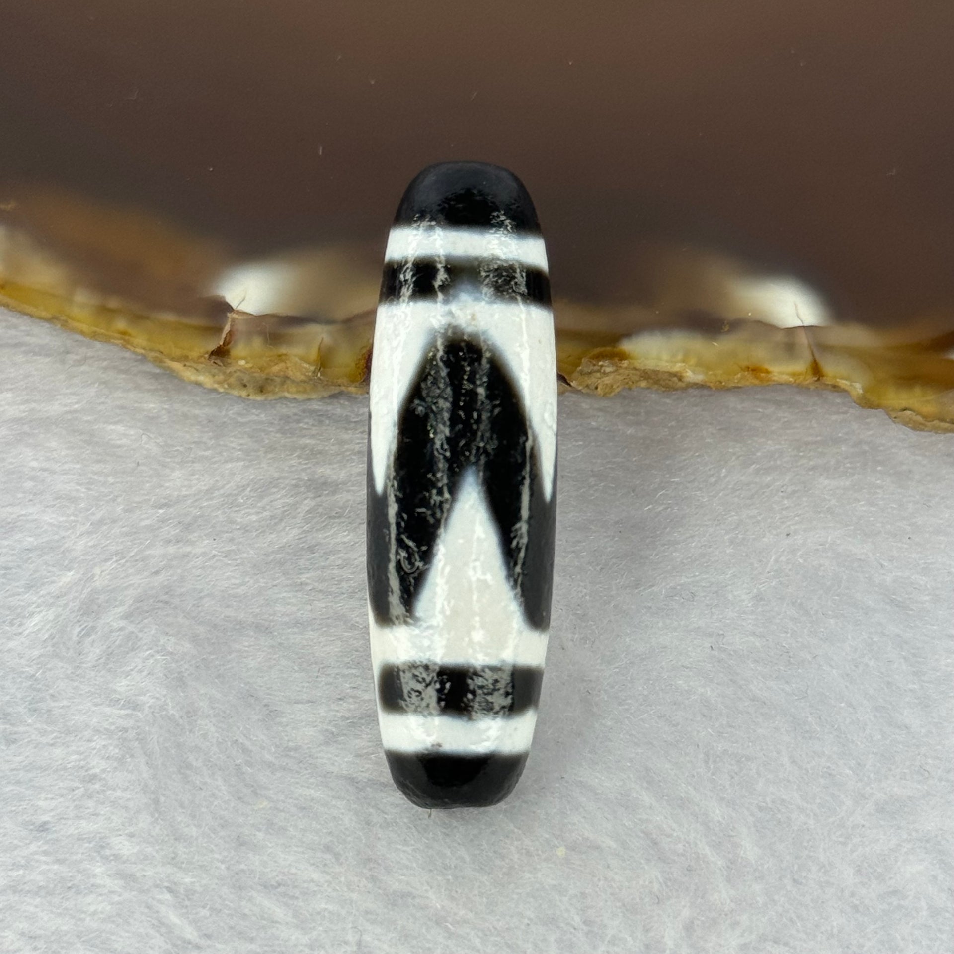 Natural Powerful Tibetan Old Oily Agate Tiger Tooth Daluo Dzi Bead Heavenly Master (Tian Zhu) 虎呀天诛 7.40g 3.79 by 11.2mm - Huangs Jadeite and Jewelry Pte Ltd