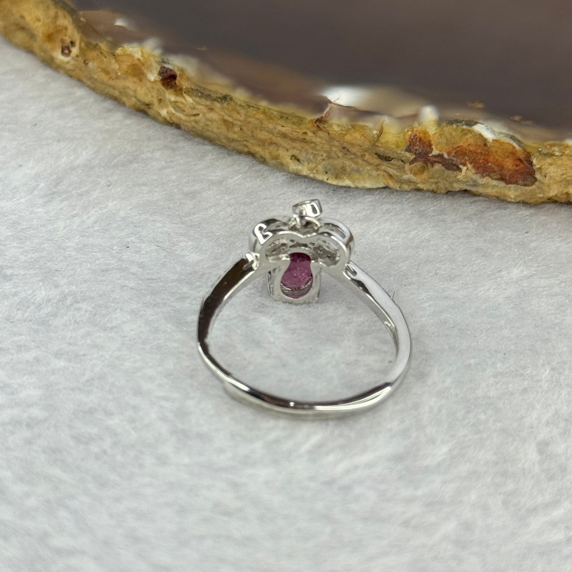 Natural Amethyst in 925 Sliver Ring 天然紫水晶925银戒指 (Adjustable Size) 2.04g 6.6 by 5.2 by 3.5mm - Huangs Jadeite and Jewelry Pte Ltd