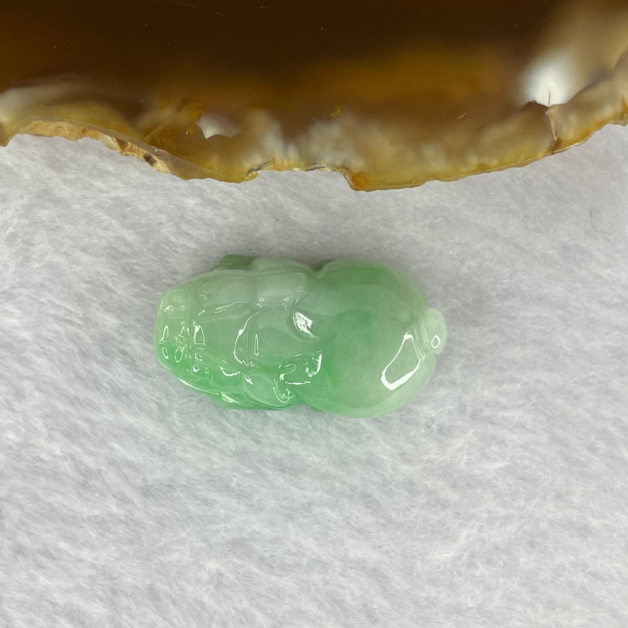 Type A Jelly Apple Green Jadeite Pixiu Pendent A货苹果绿色翡翠貔貅牌 7.29g 24.2 by 13.3. y 10.4 mm - Huangs Jadeite and Jewelry Pte Ltd