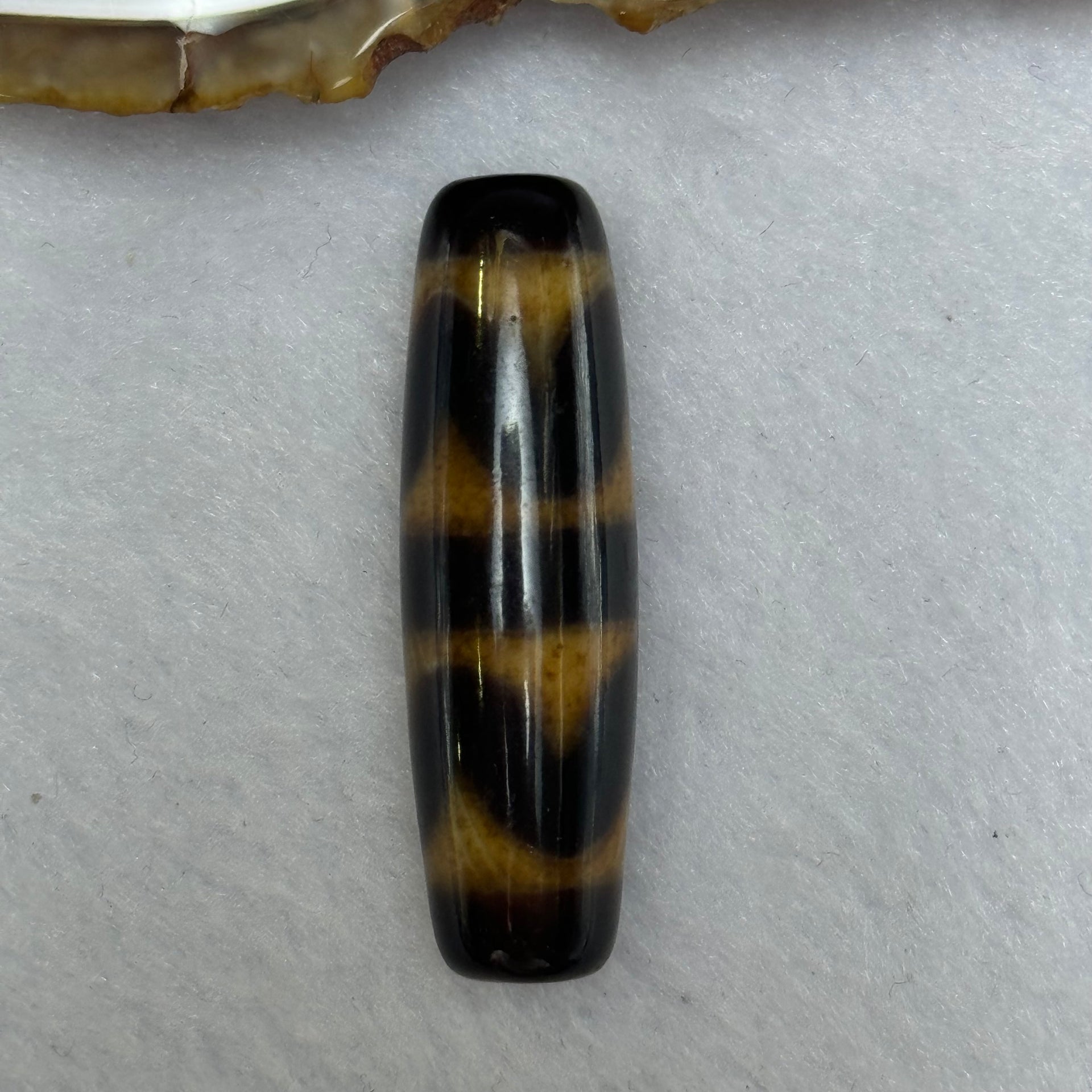 Natural Powerful Tibetan Old Oily Agate  Double Tiger Tooth Daluo Dzi Bead Heavenly Master (Tian Zhu) 虎呀天诛 7.48g 37.9 by 11.3mm - Huangs Jadeite and Jewelry Pte Ltd