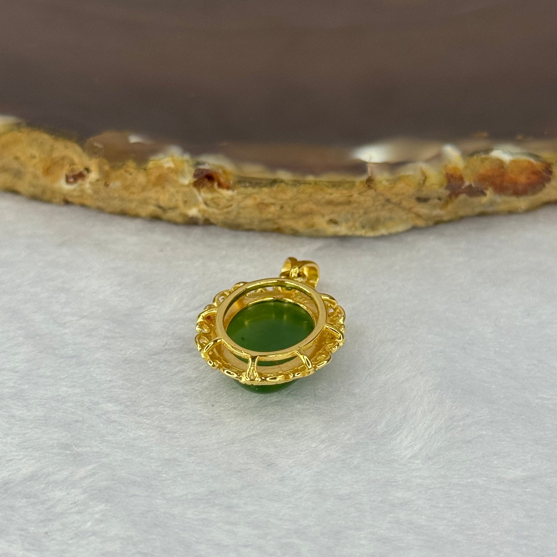 Natural Nephrite in 925 Silver in Gold Color Claps 天然和田玉925银牌 2.77g 13.9 by 9.8 by 6.1mm - Huangs Jadeite and Jewelry Pte Ltd