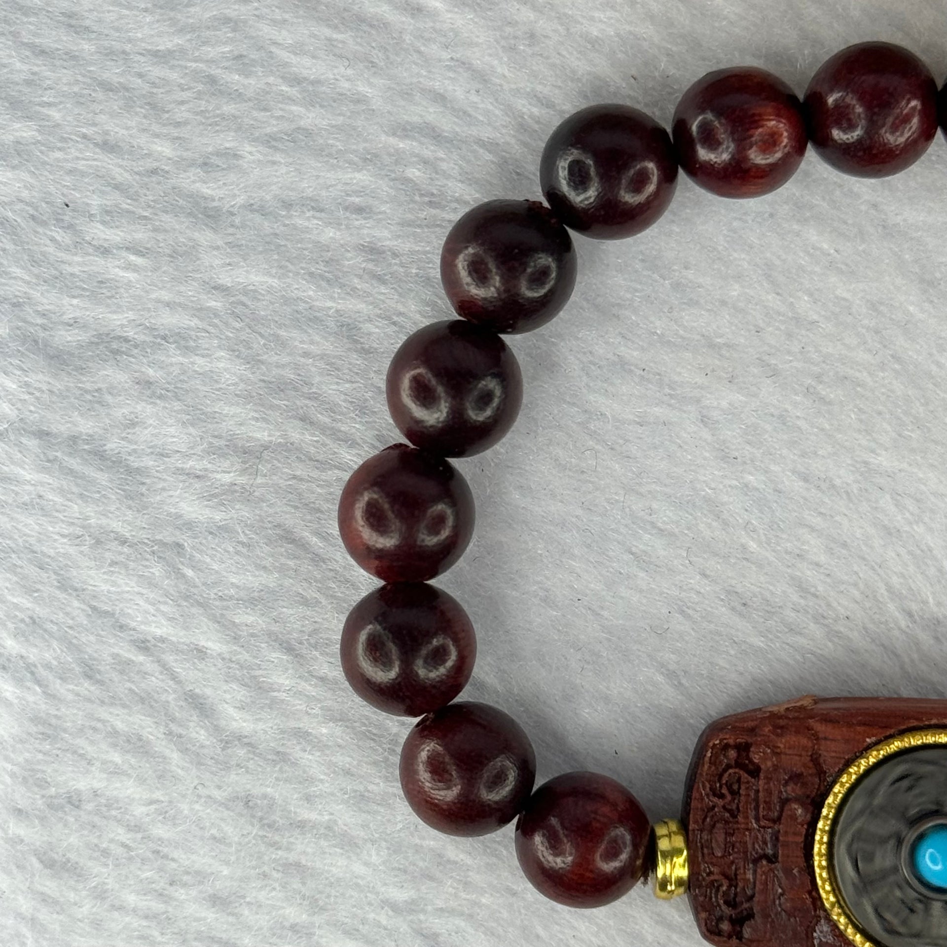 Natural Blood Zitan Beads with Rotating Turquoise Om Mani Padme Hum Powerful Mantra Bracelet 天然血檀木旋转唵嘛呢叭咪吽手链 10.71g 15cm 8.4mm 18 Beads / 30.1 by 17.4 by 6.4mm (Slight Crack) - Huangs Jadeite and Jewelry Pte Ltd