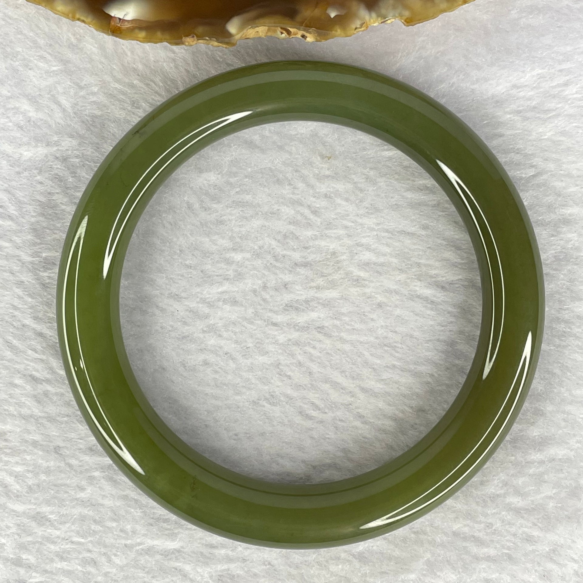 Natural Green Nephrite Bangle Inner Diameter 60.2mm 53.86g 10.2 by 10.2mm (Close to Perfect) - Huangs Jadeite and Jewelry Pte Ltd