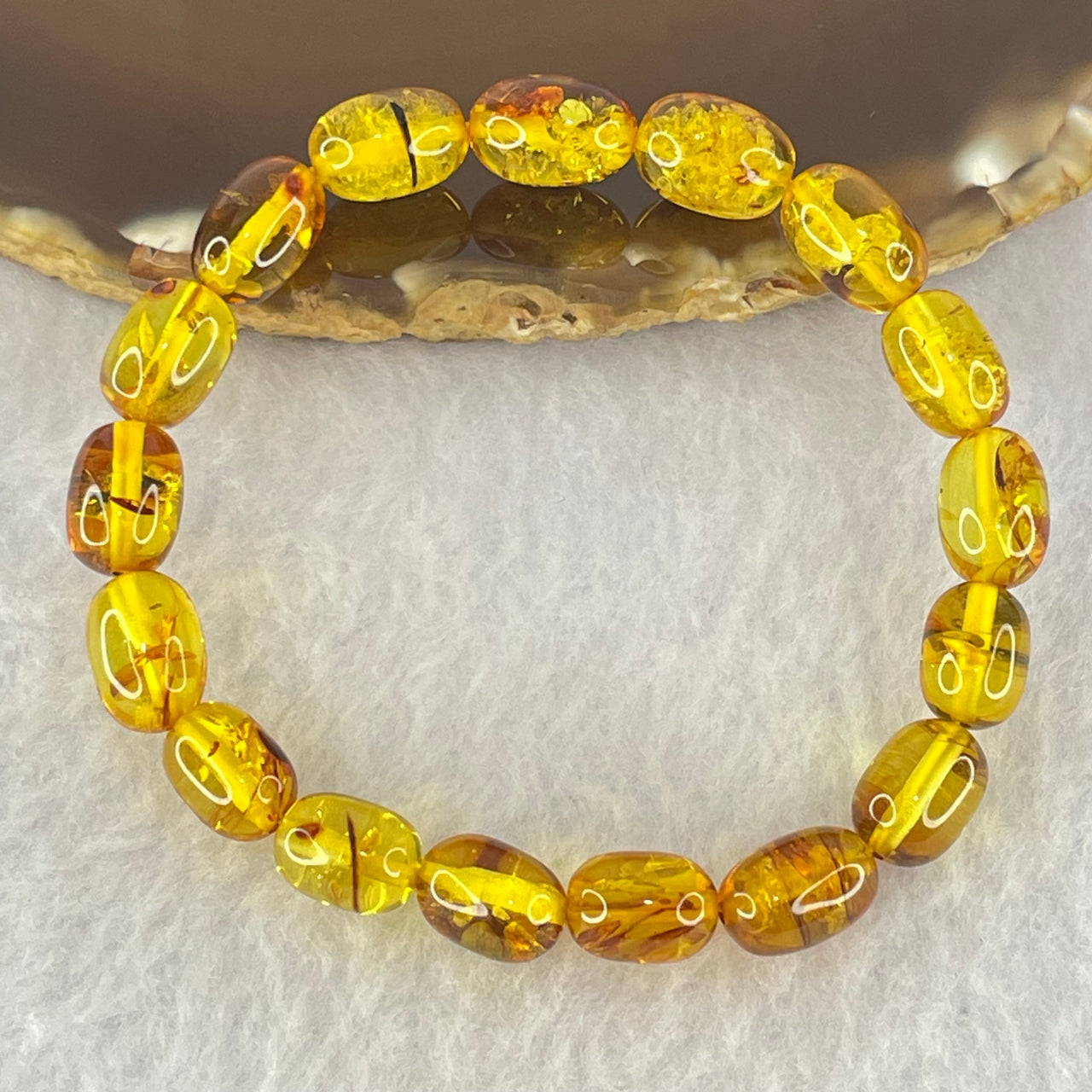 Natural Yellow Flower Amber Oval Beads Bracelet 6.25g 15cm 10.5 by 7.8mm 17 Beads