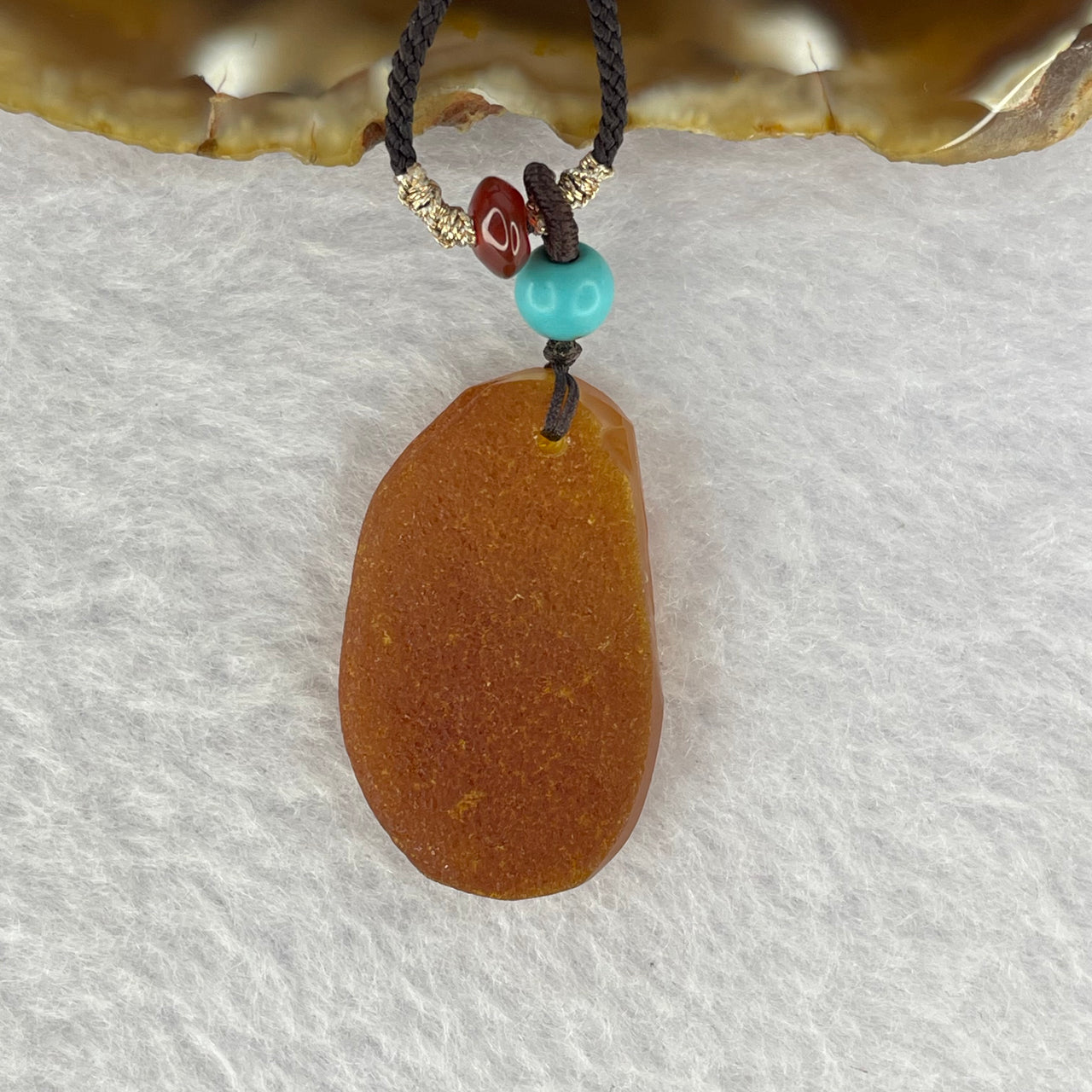 Natural Amber 琥珀 Pendent Necklace 5.01g 32.4 by 19.7 by 8.0 mm - Huangs Jadeite and Jewelry Pte Ltd