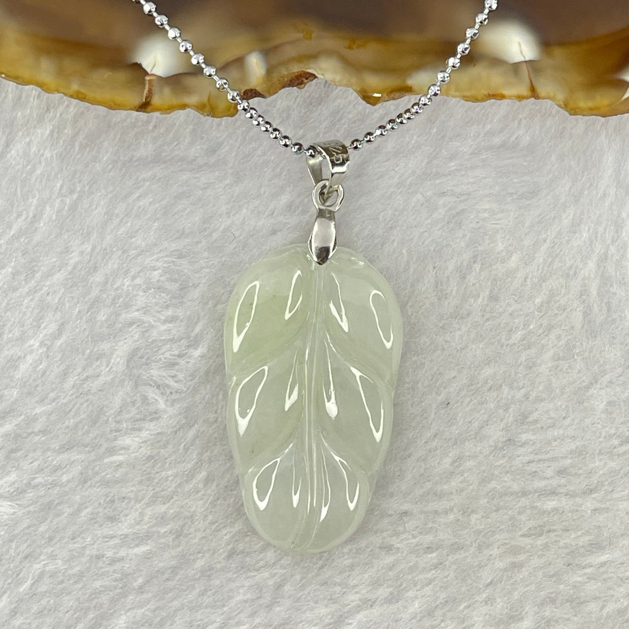 Type A Semi Icy Light Green Jadeite Leaf 30.1 by 17.5 by 3.7mm Pendant with S925 Sliver Necklace 3.80g