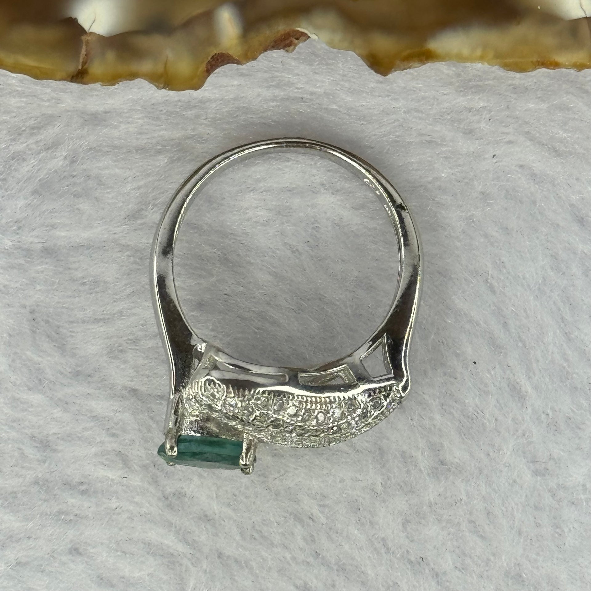 Natural Green Tourmaline with Crystals In 925 Sliver Ring 3.68g 6.7 by 4.9 by 2.0mm US 5.5 / HK 12 - Huangs Jadeite and Jewelry Pte Ltd