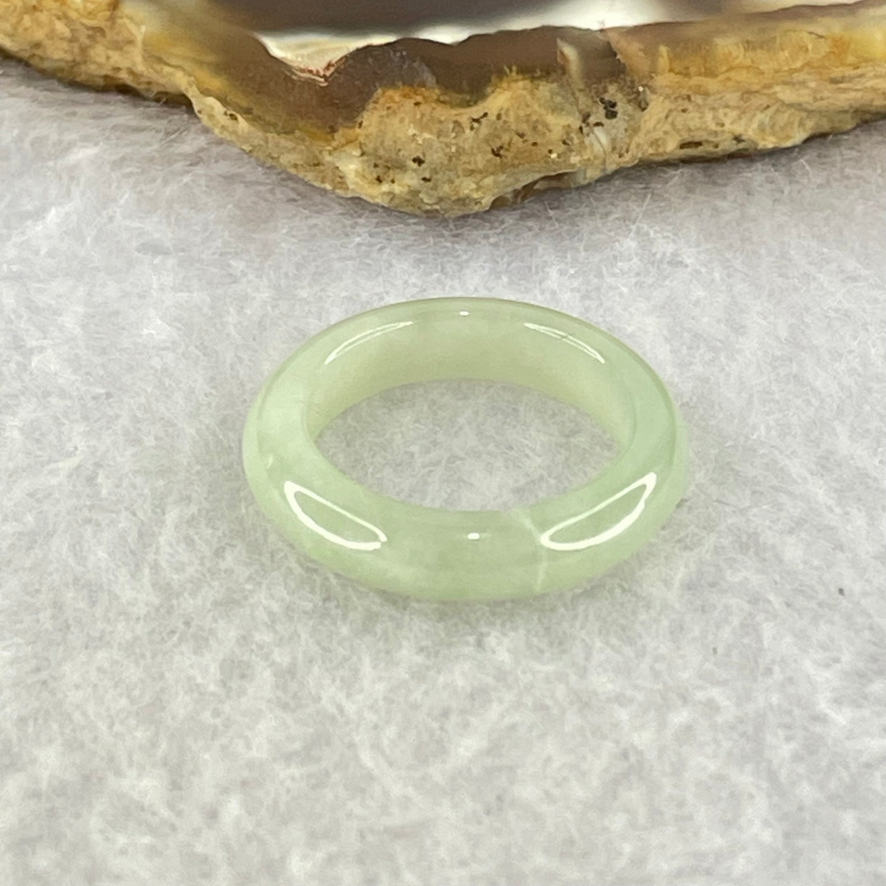 Type A Semi Icy Green Jadeite Ring 2.04g 4.5 by 3.5mm US4.3 HK9 (Internal Line)