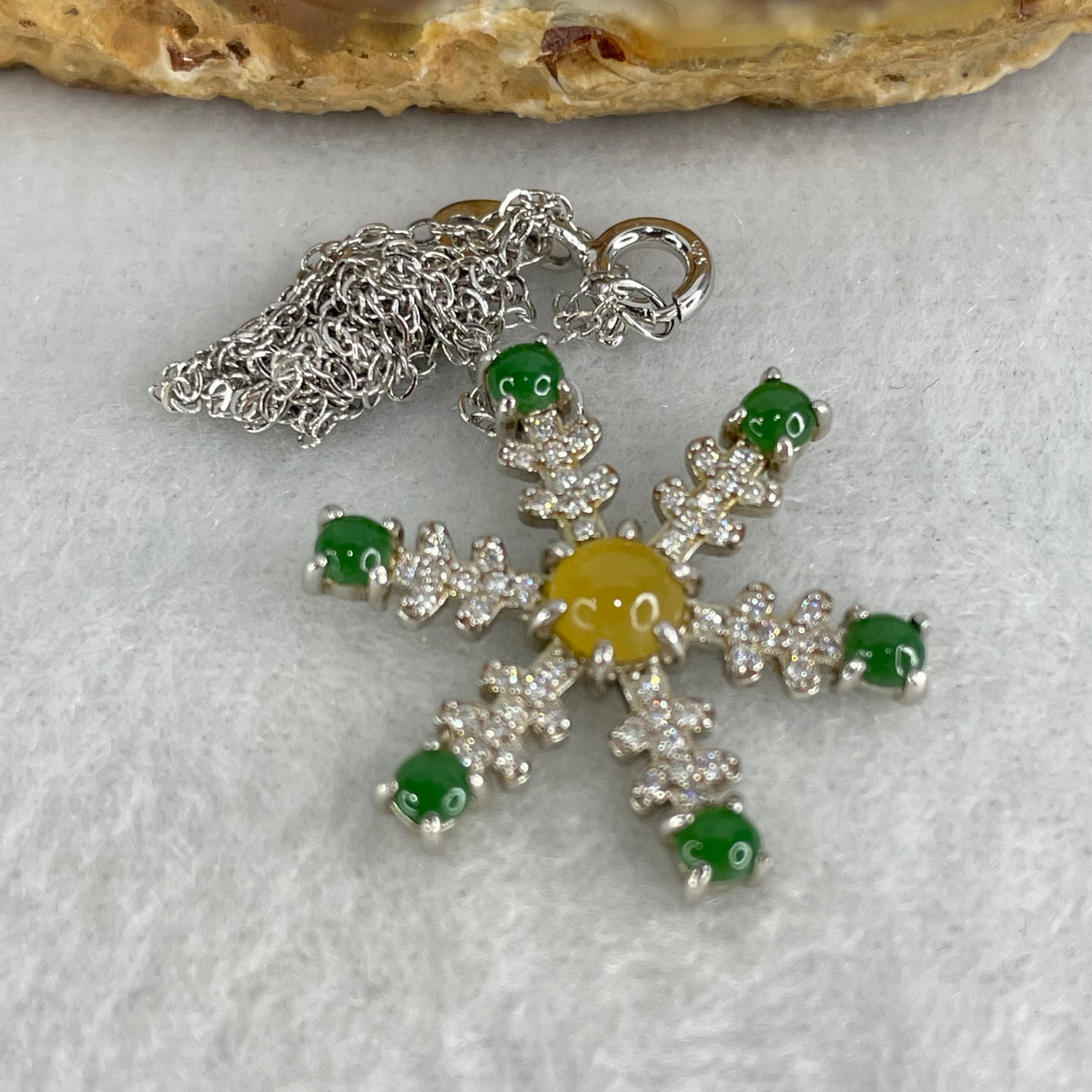 Type A Green and Yellow Jadeite Cabochon Snowflake Pendant in S925 Sliver Necklace 3.42g 2.5 by 1.2mm 6pcs, 4.5 by 2.0mm 1pc