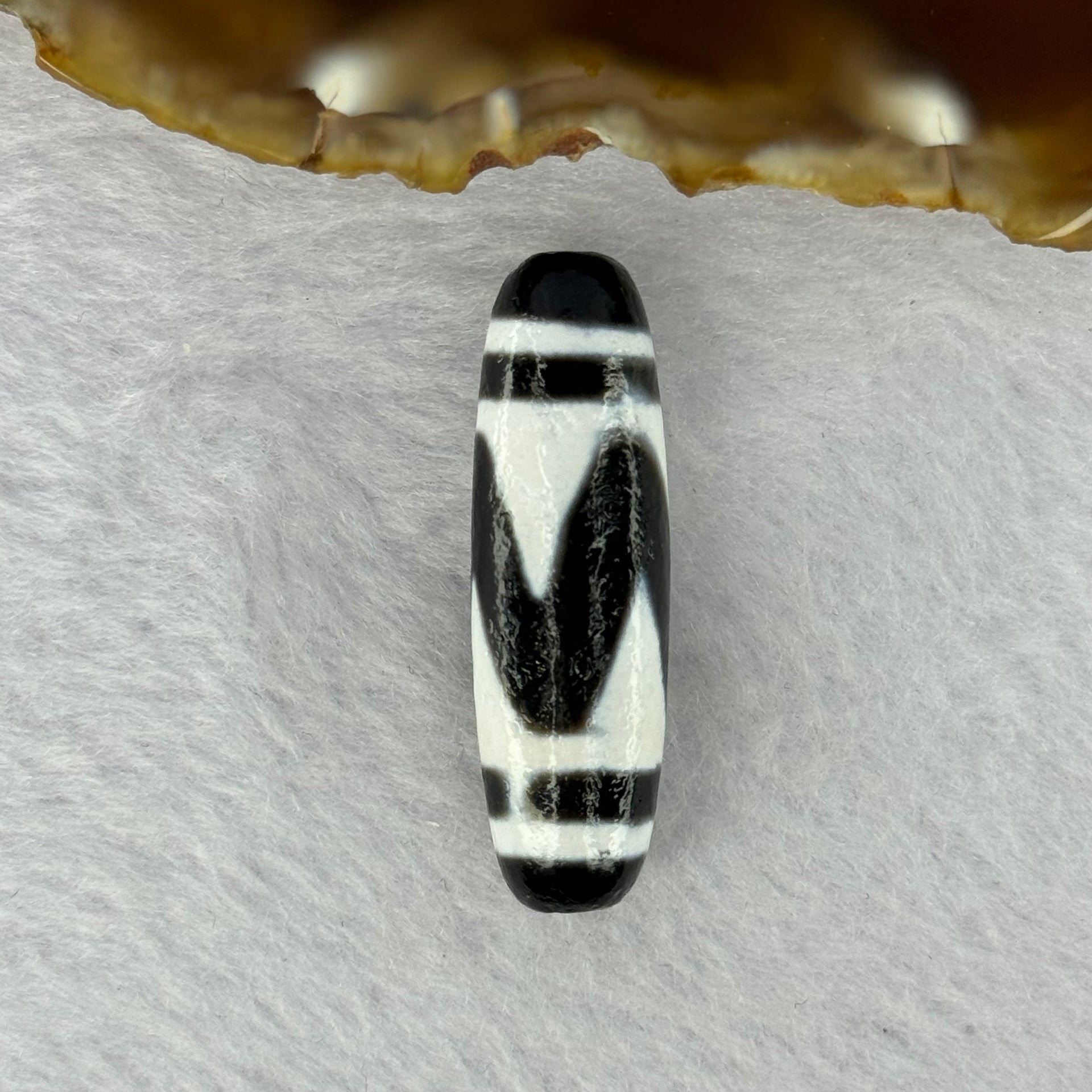 Natural Powerful Tibetan Old Oily Agate Tiger Tooth Daluo Dzi Bead Heavenly Master (Tian Zhu) 虎呀天诛 7.40g 3.79 by 11.2mm - Huangs Jadeite and Jewelry Pte Ltd