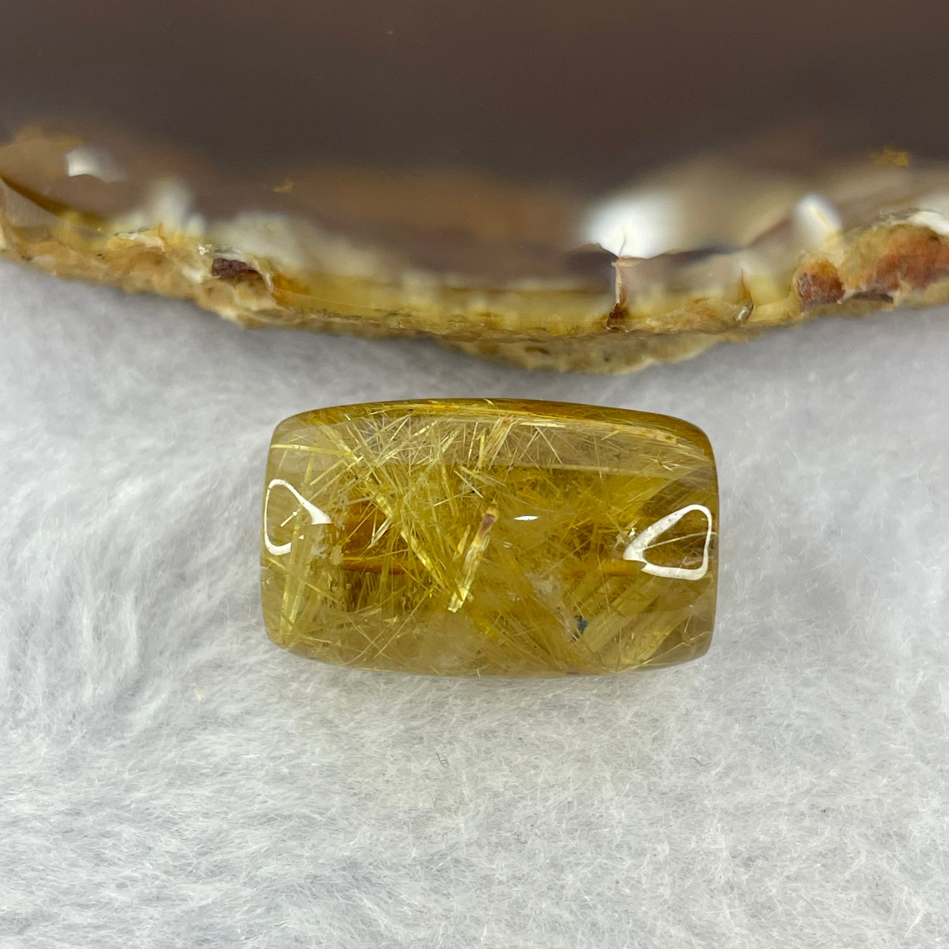 Good Grade Natural Golden Rutilated Quartz Crystal Lulu Tong Barrel 天然金顺发晶水晶露露通桶 
6.20g 20.2 by 12.9mm - Huangs Jadeite and Jewelry Pte Ltd