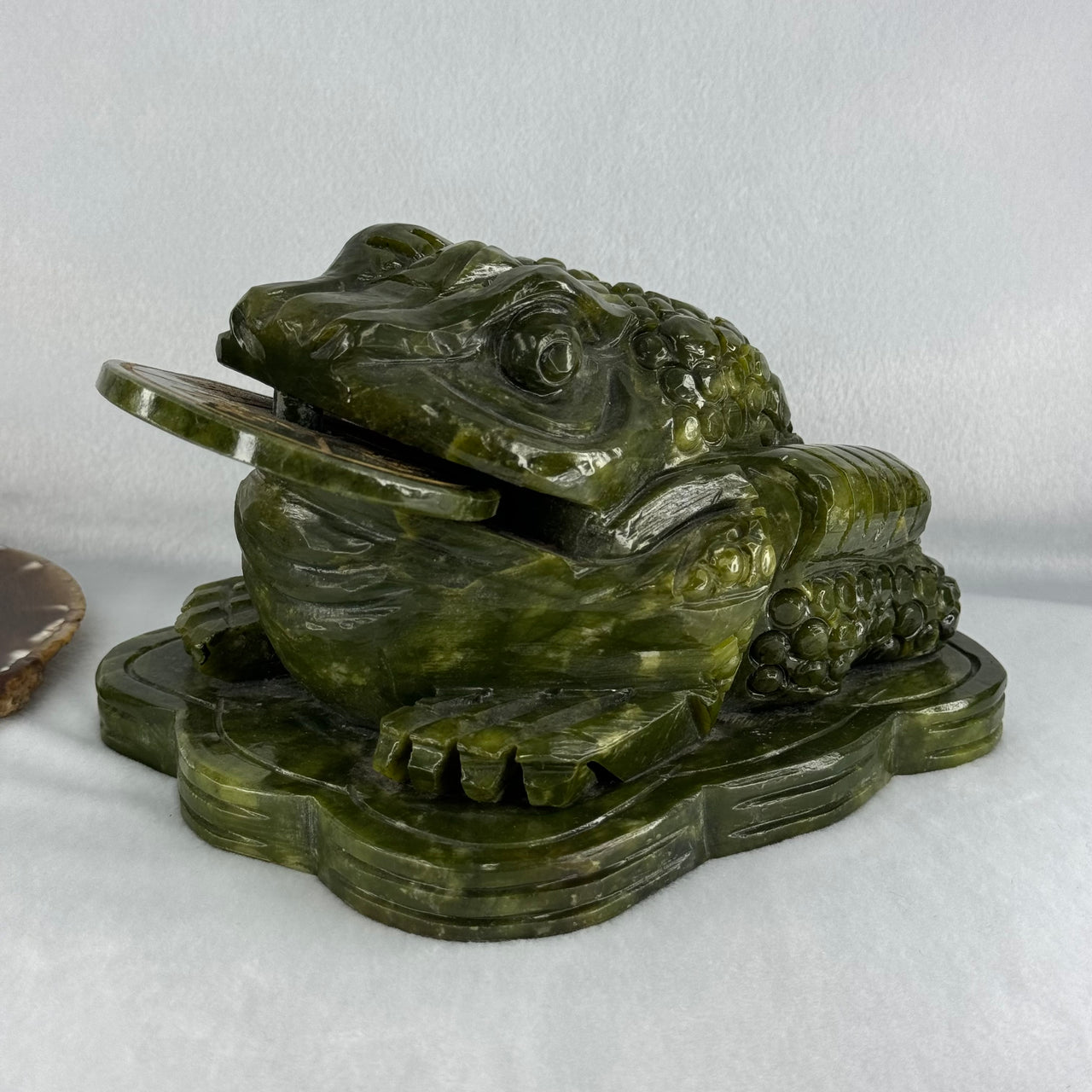 Natural Green Serpentine 3 Legged Toad with Ancient Coin Display 3,130.4g 200.0 by 150.0 by 120.0mm