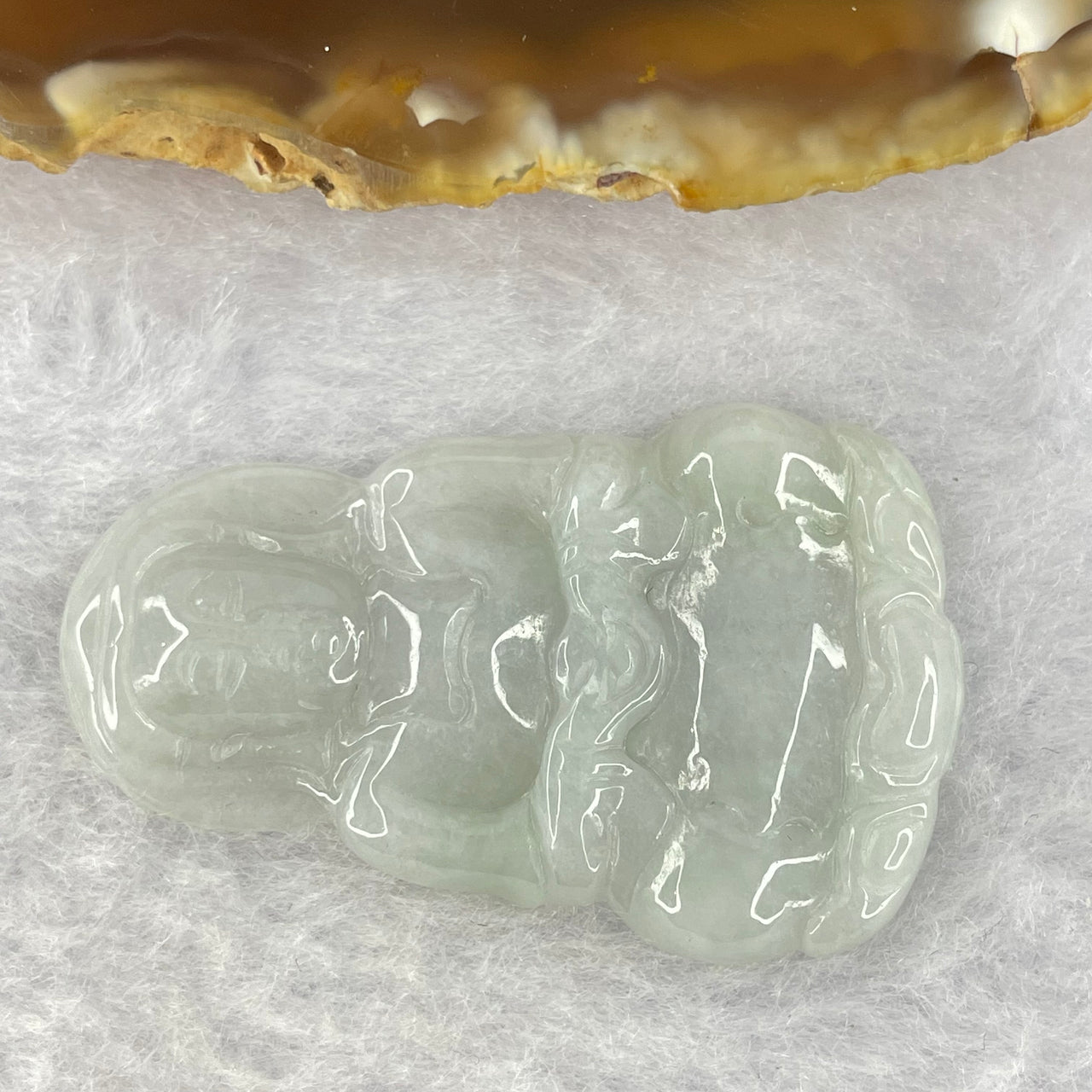 Type A Green Jadeite Guan Yin Pendant 9.35g  42.6 by 26.4 by 5.3m - Huangs Jadeite and Jewelry Pte Ltd