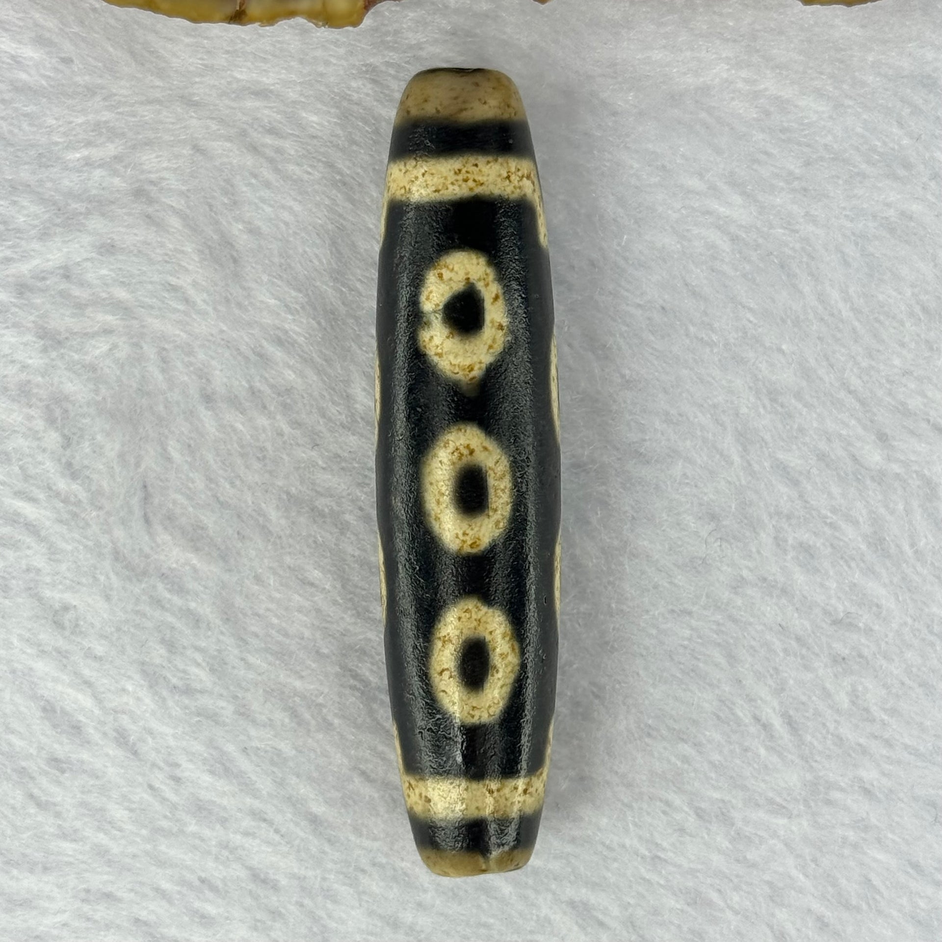 Natural Powerful Tibetan Old Oily Agate 10 Eyes Dzi Bead Heavenly Master (Tian Zhu) 十眼天诛 15.83g 57.6 by 13.2mm - Huangs Jadeite and Jewelry Pte Ltd