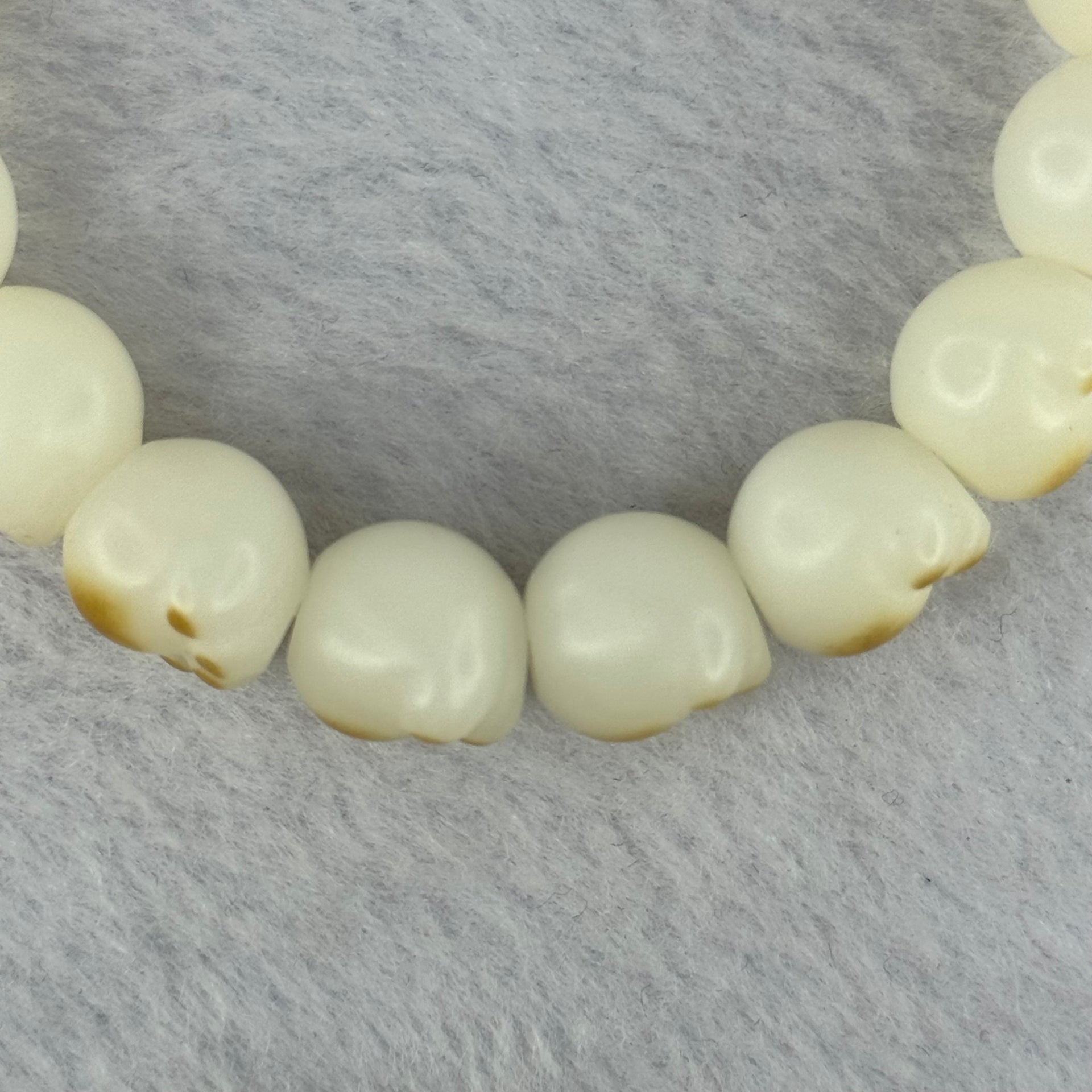 Natural White Color Bodhi Beads in Paw Bracelet 19.89g 16cm 12.8mm 17 Beads - Huangs Jadeite and Jewelry Pte Ltd