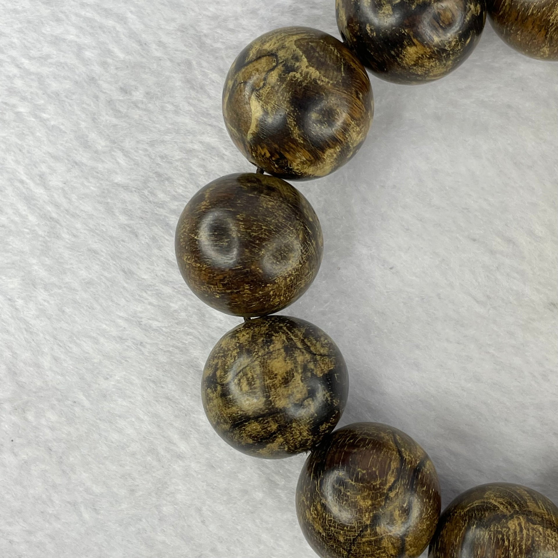 Natural Wild Cambodian Agarwood Beads Bracelet 天然野生柬埔寨沉香珠手链 55.0g 20cm 20.6 mm 12 Beads - Huangs Jadeite and Jewelry Pte Ltd