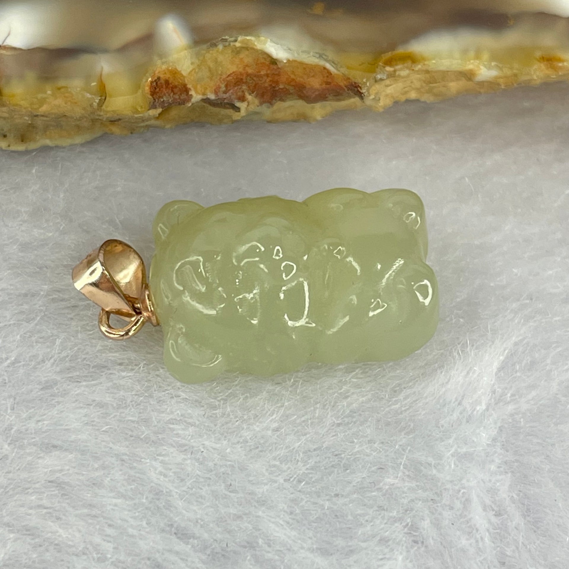 Natural Yellow Nephrite 和田玉  Tiger in 925 Silver Clasp (Rose Gold Plated) 3.06g 16.5 by 10.6 by 9.6mm - Huangs Jadeite and Jewelry Pte Ltd