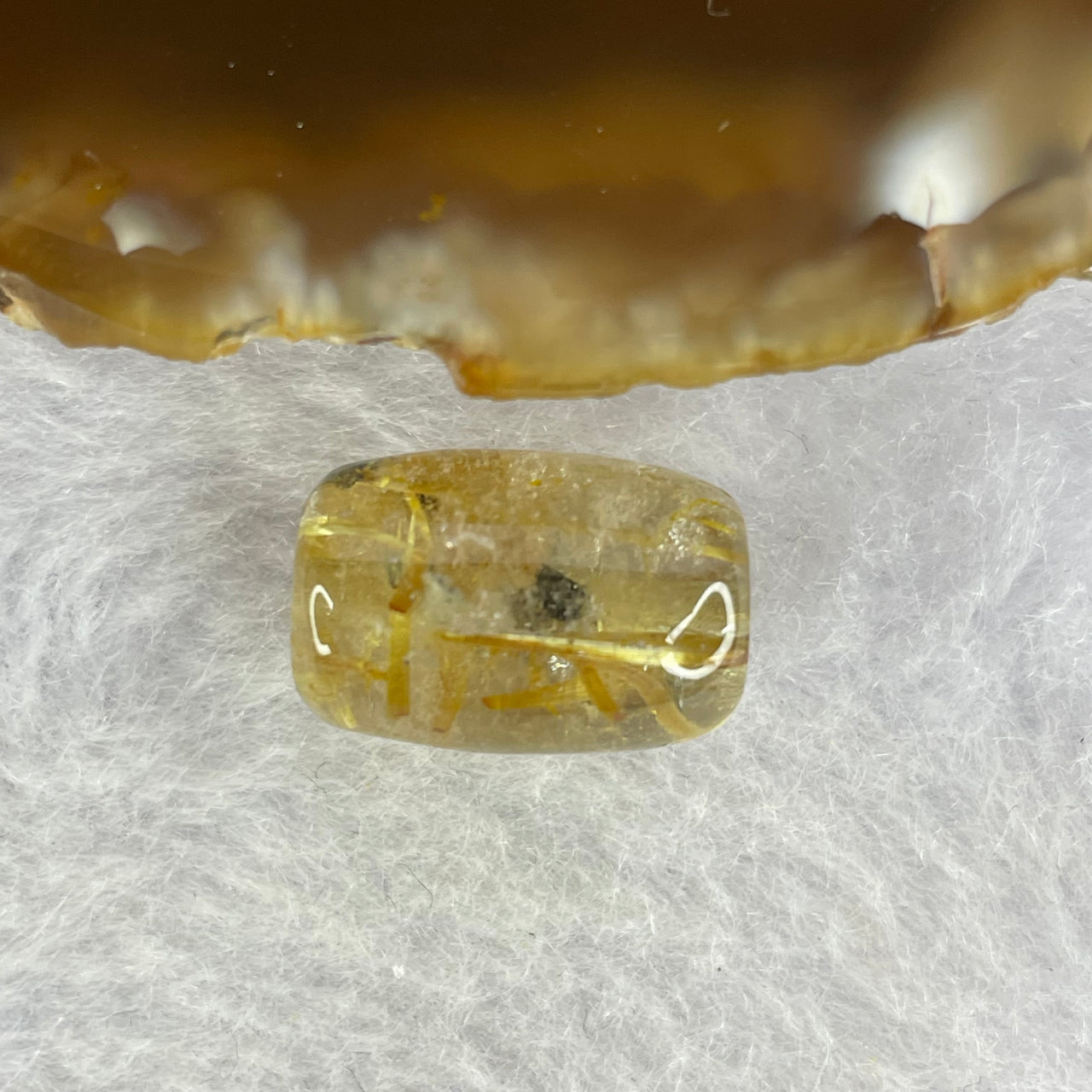 Good Grade Natural Golden Rutilated Quartz Crystal Lulu Tong Barrel 天然金顺发晶水晶露露通桶 
3.38g 16.0 by 11.2mm - Huangs Jadeite and Jewelry Pte Ltd