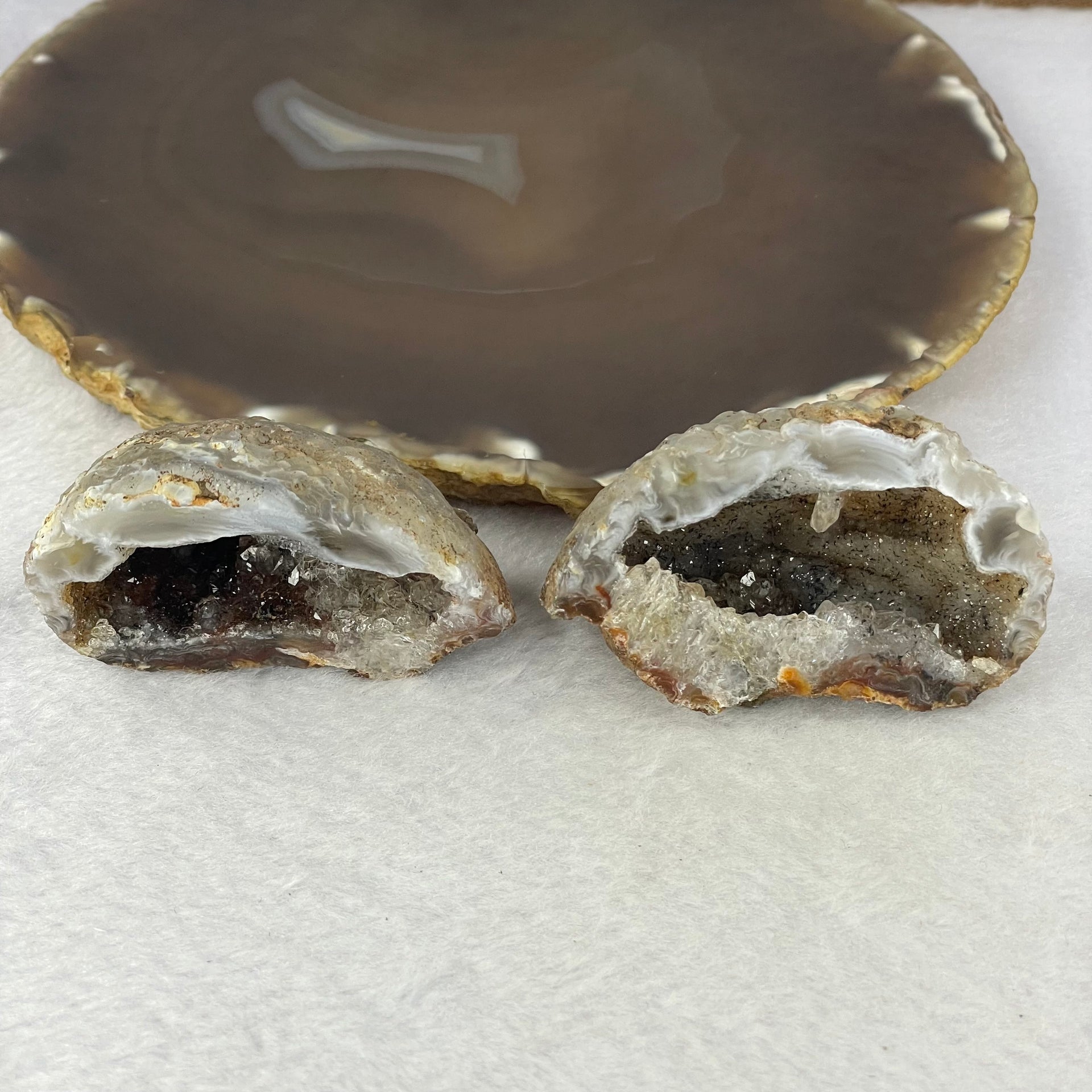 Natural Agate Stone Pair Display (Cut in Half) 88.54g 56.2 by 52.7 by 34.4mm - Huangs Jadeite and Jewelry Pte Ltd