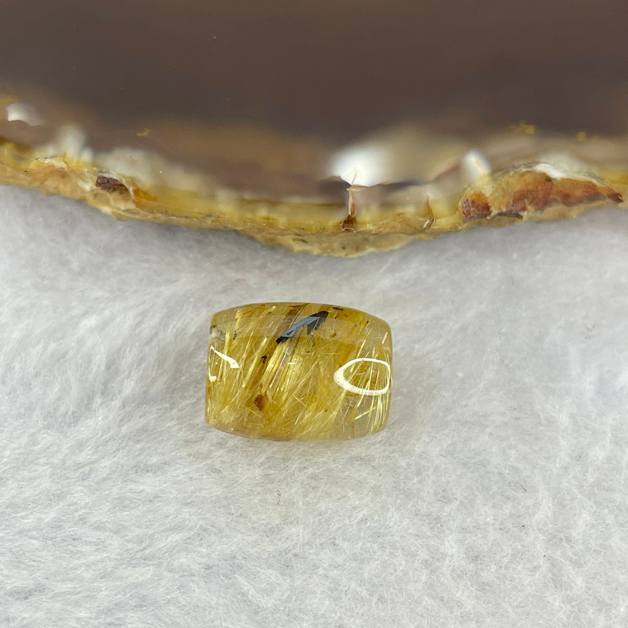 Good Grade Natural Golden Rutilated Quartz Crystal Lulu Tong Barrel 天然金顺发晶水晶露露通桶 
2.57g 13.4 by 10.4mm - Huangs Jadeite and Jewelry Pte Ltd