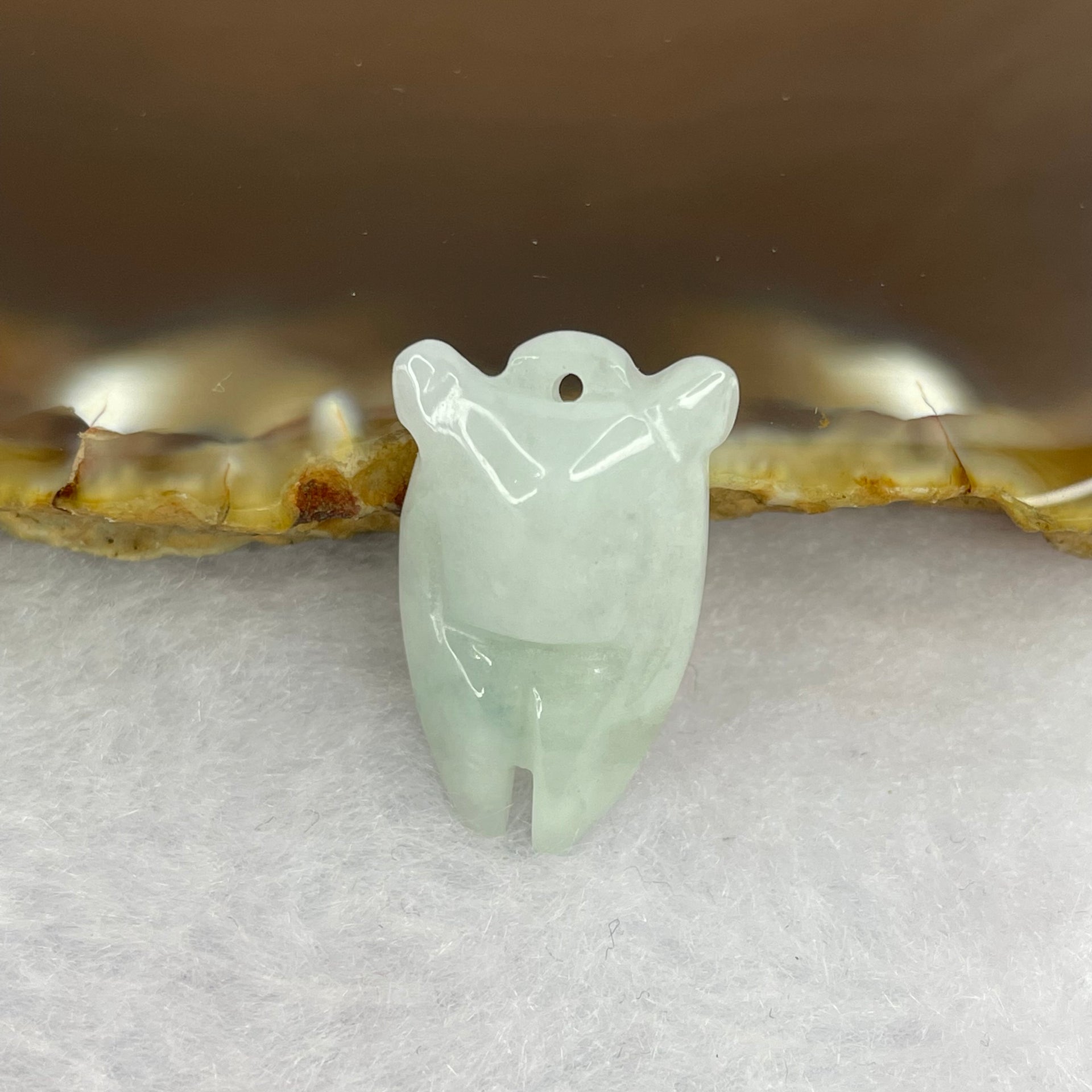 Type A Light Green Jadeite Cicada 22.1 by 13.9 by 6.7mm 2.67g - Huangs Jadeite and Jewelry Pte Ltd