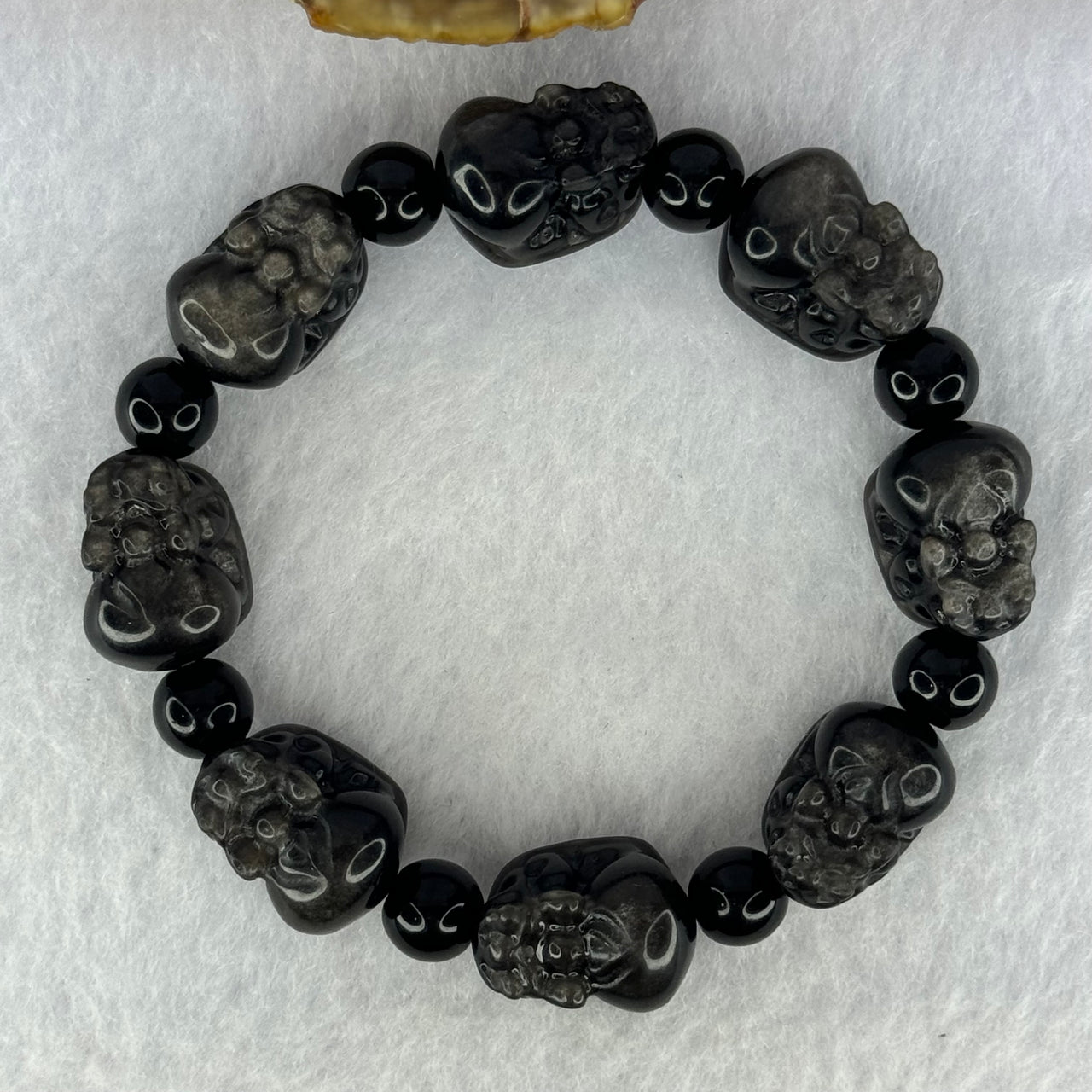 Medium Obsidian Pixiu 18.1 by 12.3 by 12.3mm 8pcs and 8 Beads 8.1mm Bracelet 34.01g 16.5cm