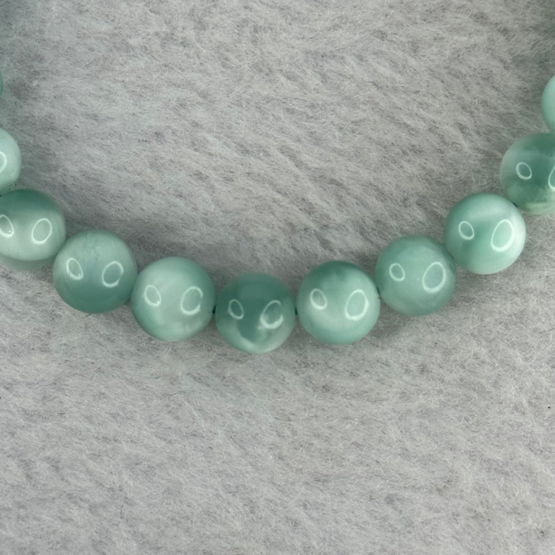 Green crystal green stone bracelet, sea grain stone for Fortune, Job Promotion
 绿色水晶绿纹石手链海纹石绿绒晶串圆珠手串补木招财职务升迁升职 15.94g 8.2 mm 23 Beads - Huangs Jadeite and Jewelry Pte Ltd