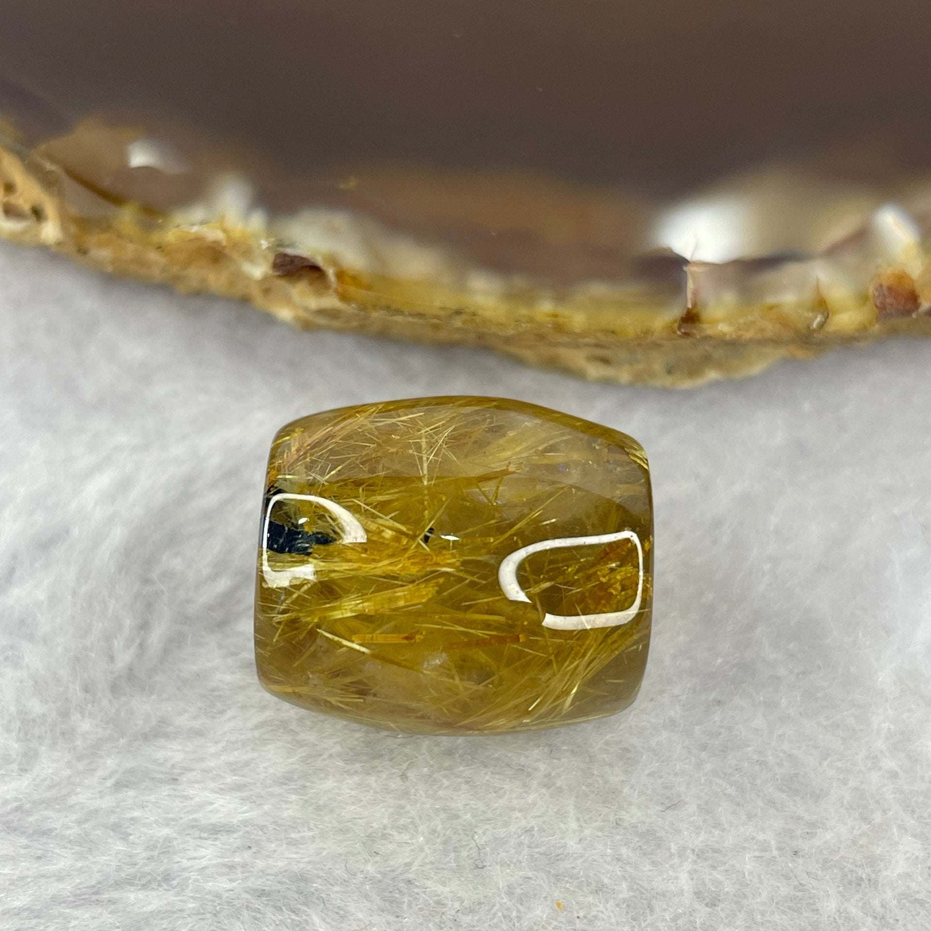 Good Grade Natural Golden Rutilated Quartz Crystal Lulu Tong Barrel 天然金顺发晶水晶露露通桶 
6.57g 16.5 by 14.7mm - Huangs Jadeite and Jewelry Pte Ltd