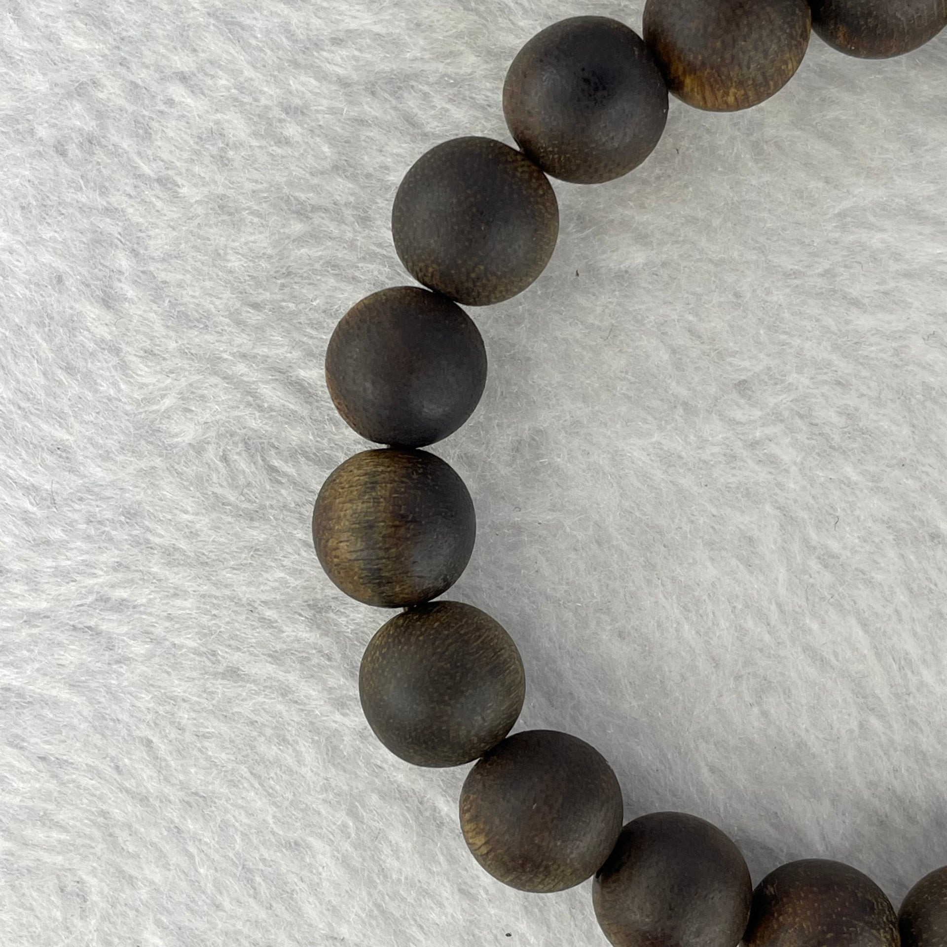 Natural Hainan Wild Old Agarwood Bracelet (Floating) 天然海南野生老树沉香手链 9.78g 17.5cm 11.1mm 19 Beads - Huangs Jadeite and Jewelry Pte Ltd