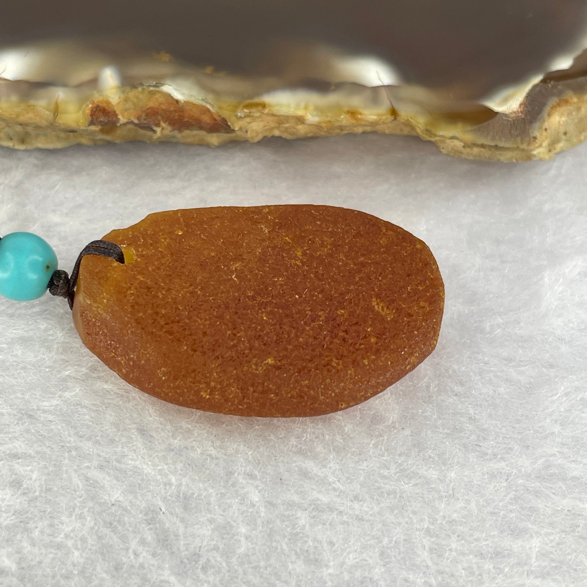 Natural Amber 琥珀 Pendent Necklace 5.01g 32.4 by 19.7 by 8.0 mm - Huangs Jadeite and Jewelry Pte Ltd