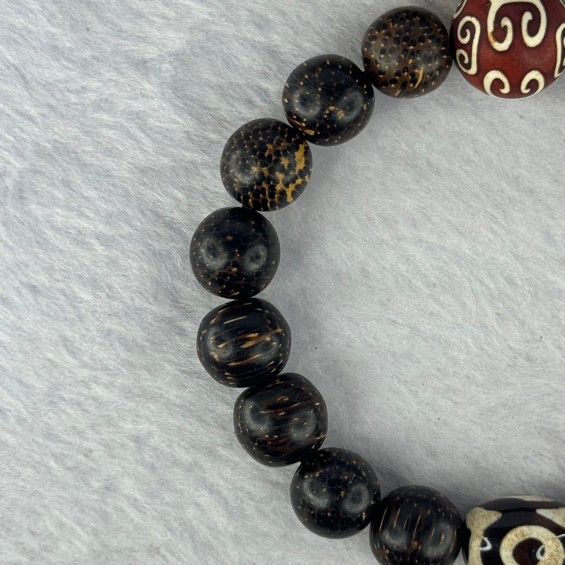 Natural Agarwood With 3 Eyes Dzi Bead Tian Zhu Beads Bracelet 天然沉香带三眼天珠手链 17.61g 16.5cm Dzi 14.1 by 10.6 and 13.9mm 1 Bead and 10.9mm 16 Beads - Huangs Jadeite and Jewelry Pte Ltd