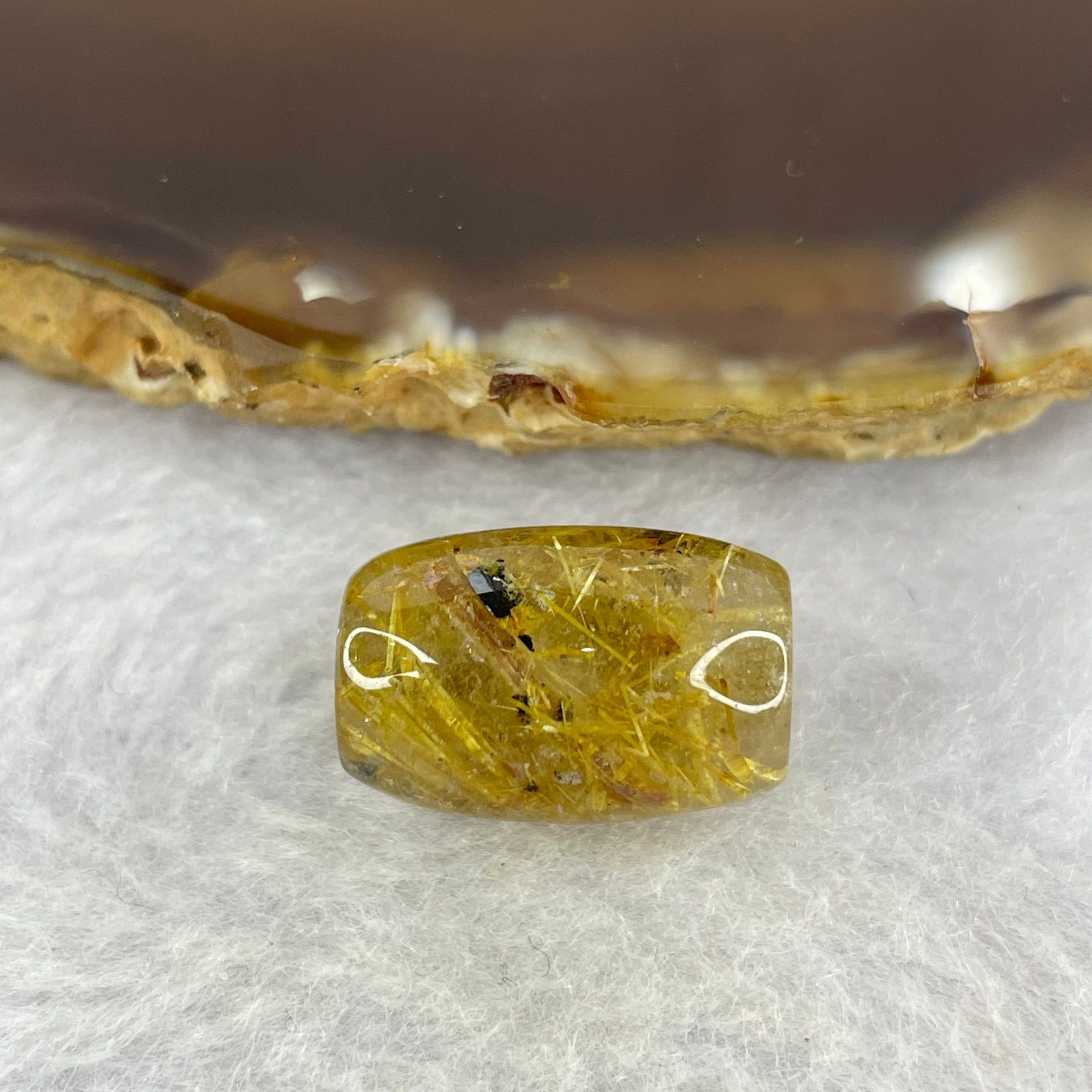 Good Grade Natural Golden Rutilated Quartz Crystal Lulu Tong Barrel 天然金顺发晶水晶露露通桶 
4.08g 17.3 by 11.6mm - Huangs Jadeite and Jewelry Pte Ltd