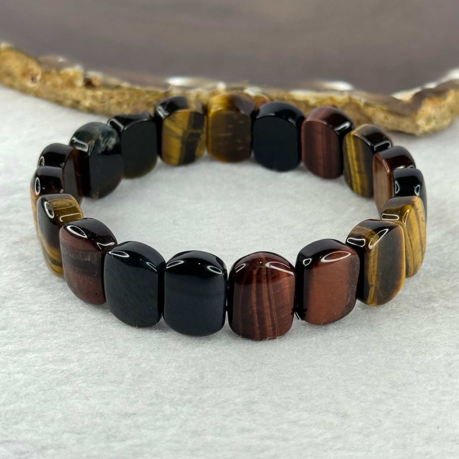 Natural Tiger's Eye Quartz Bracelet 虎眼石手持手链 33.28g 17cm 14.1 by 11.4 by 6.5mm 19 pcs - Huangs Jadeite and Jewelry Pte Ltd