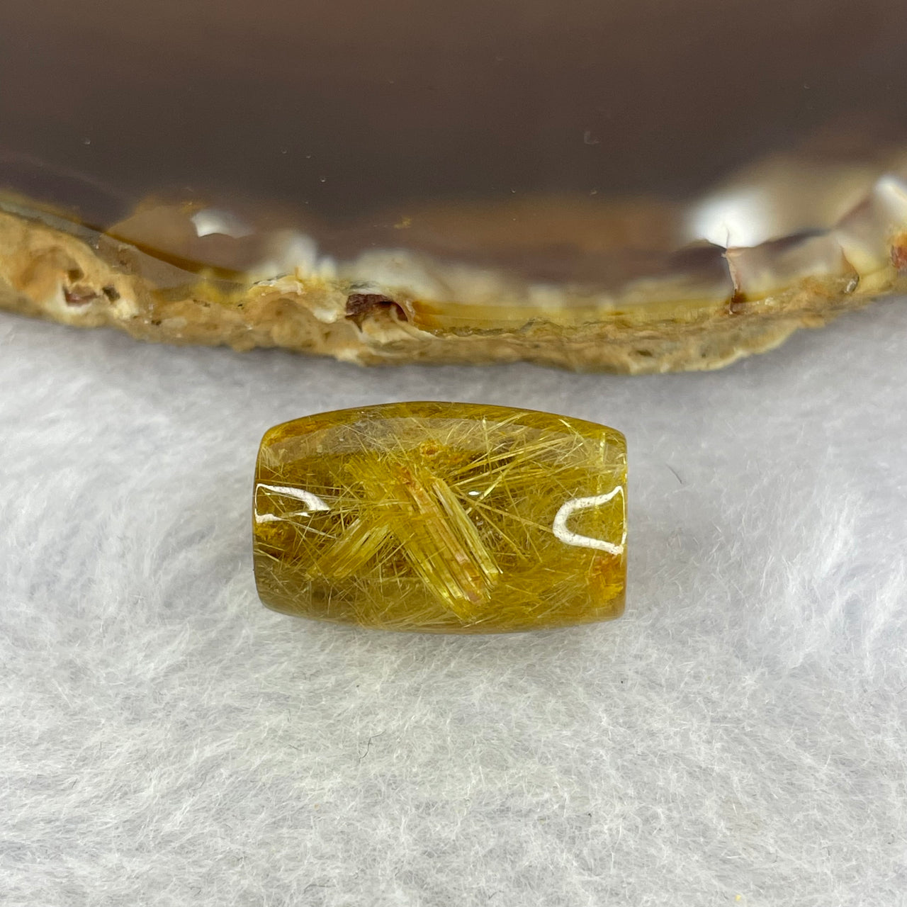 Good Grade Natural Golden Rutilated Quartz Crystal Lulu Tong Barrel 天然金顺发晶水晶露露通桶 
4.10g 17.9 by 11.5mm - Huangs Jadeite and Jewelry Pte Ltd