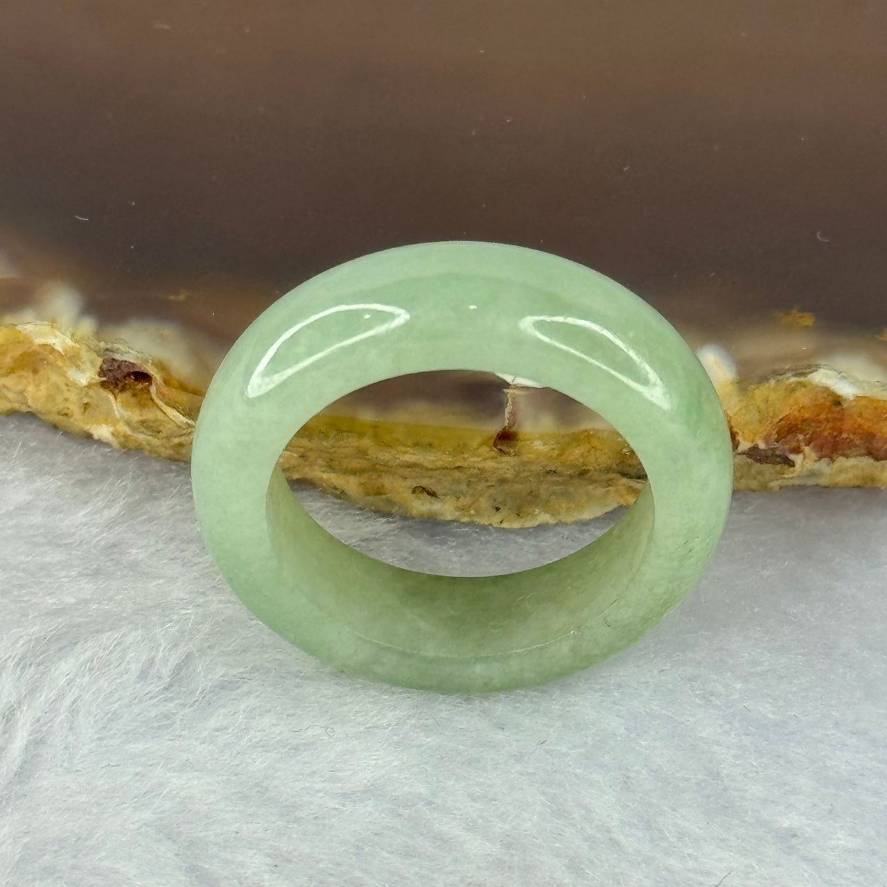 Type A Green Jadeite Ring 4.18g 6.3 by 3.9mm US7.25 HK16