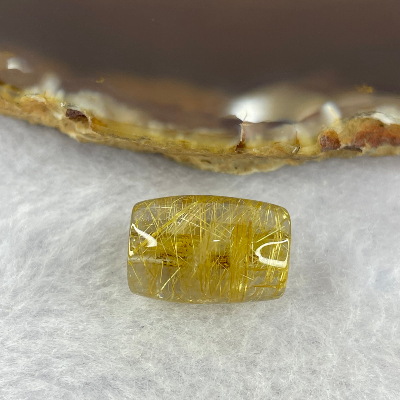 Good Grade Natural Golden Rutilated Quartz Crystal Lulu Tong Barrel 天然金顺发晶水晶露露通桶 
3.72g 16.3 by 11.4mm - Huangs Jadeite and Jewelry Pte Ltd