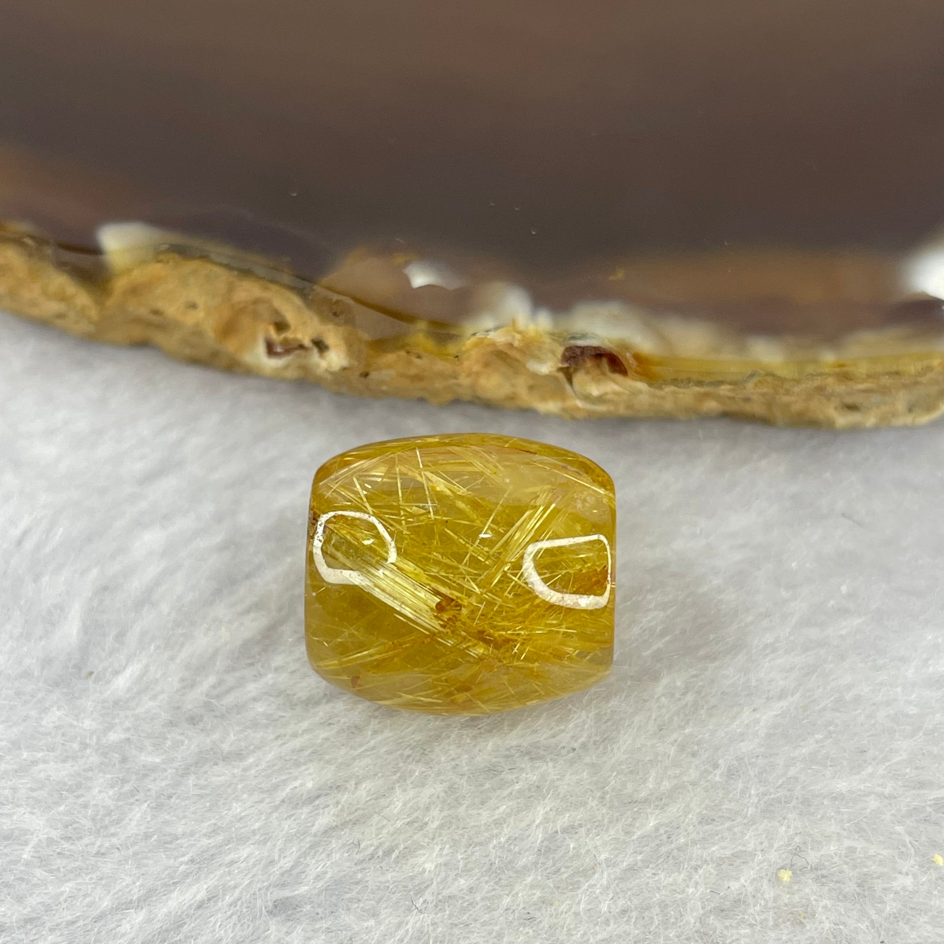 Good Grade Natural Golden Rutilated Quartz Crystal Lulu Tong Barrel 天然金顺发晶水晶露露通桶 
4.72g 14.7 by 13.5mm - Huangs Jadeite and Jewelry Pte Ltd