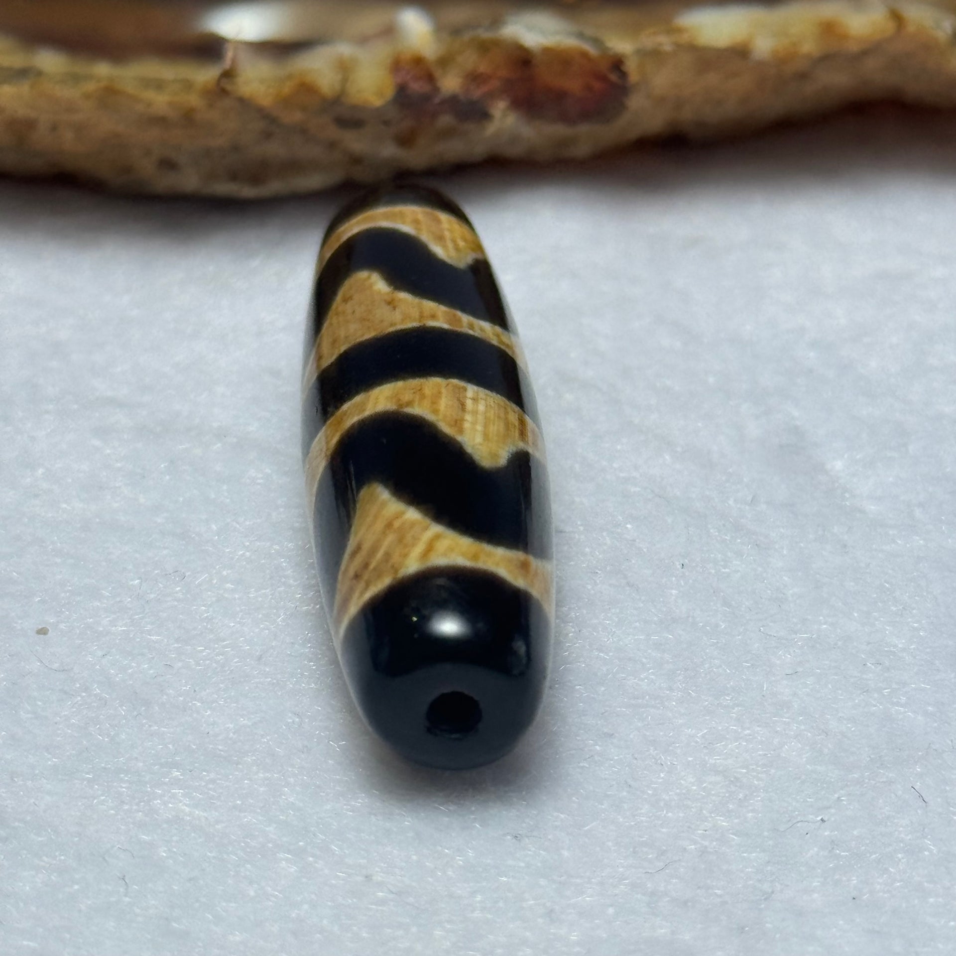 Natural Powerful Tibetan Old Oily Agate  Double Tiger Tooth Daluo Dzi Bead Heavenly Master (Tian Zhu) 虎呀天诛 7.93g 39.1 by 11.7mm - Huangs Jadeite and Jewelry Pte Ltd