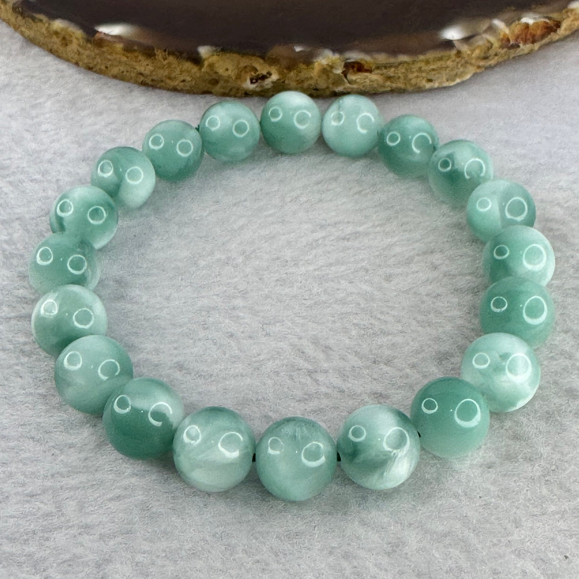 Green crystal green stone bracelet, sea grain stone for Fortune, Job Promotion
 绿色水晶绿纹石手链海纹石绿绒晶串圆珠手串补木招财职务升迁升职 28.32g 10.3 mm 20 Beads - Huangs Jadeite and Jewelry Pte Ltd