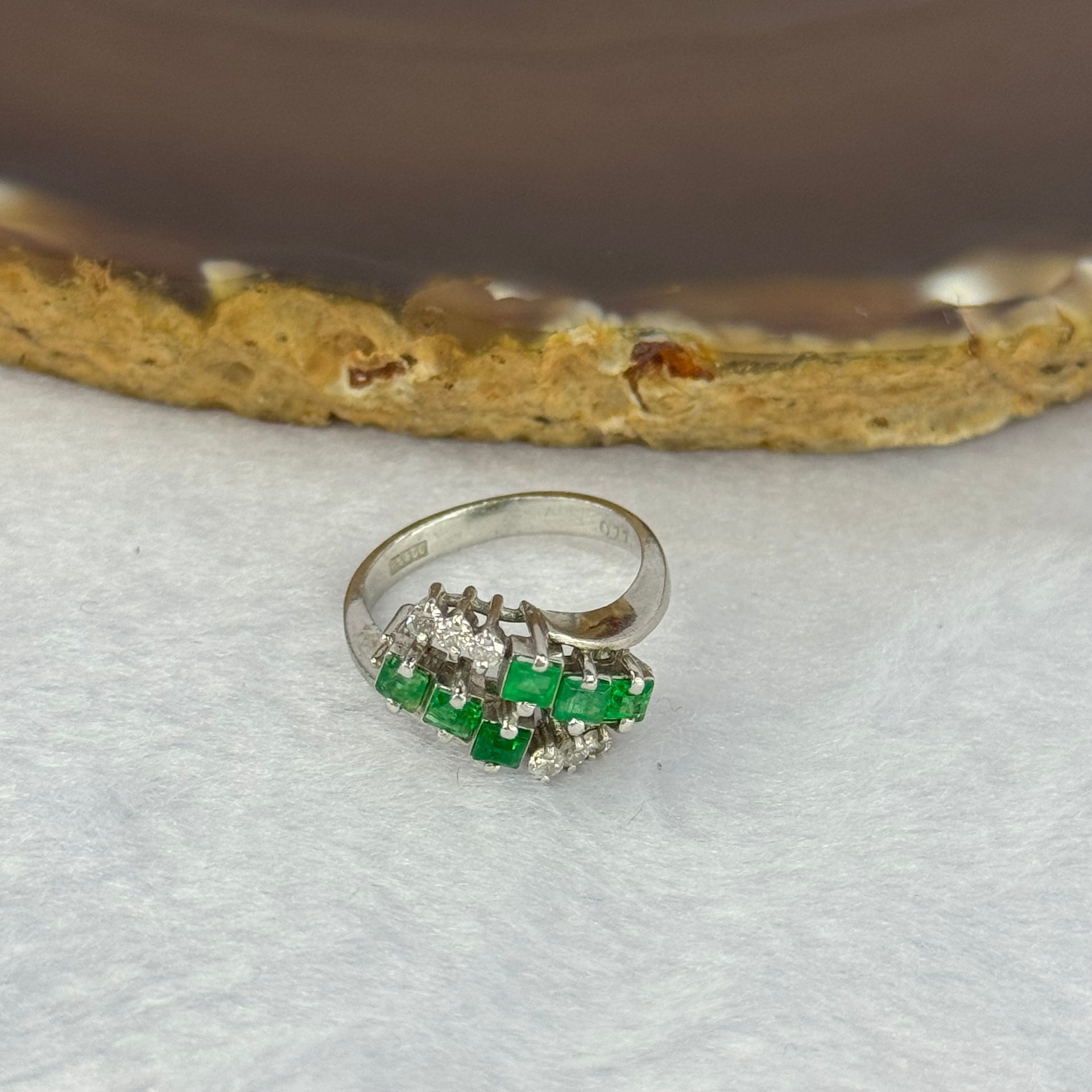 Natural Emeralds Total 0.48ct each about 2.0 by 2.0 by 2.0mm and Natural Diamonds Total 0.11ct each about 1.5mm in Platinum PT900 Ring 4.87g US4 HK8.5 - Huangs Jadeite and Jewelry Pte Ltd