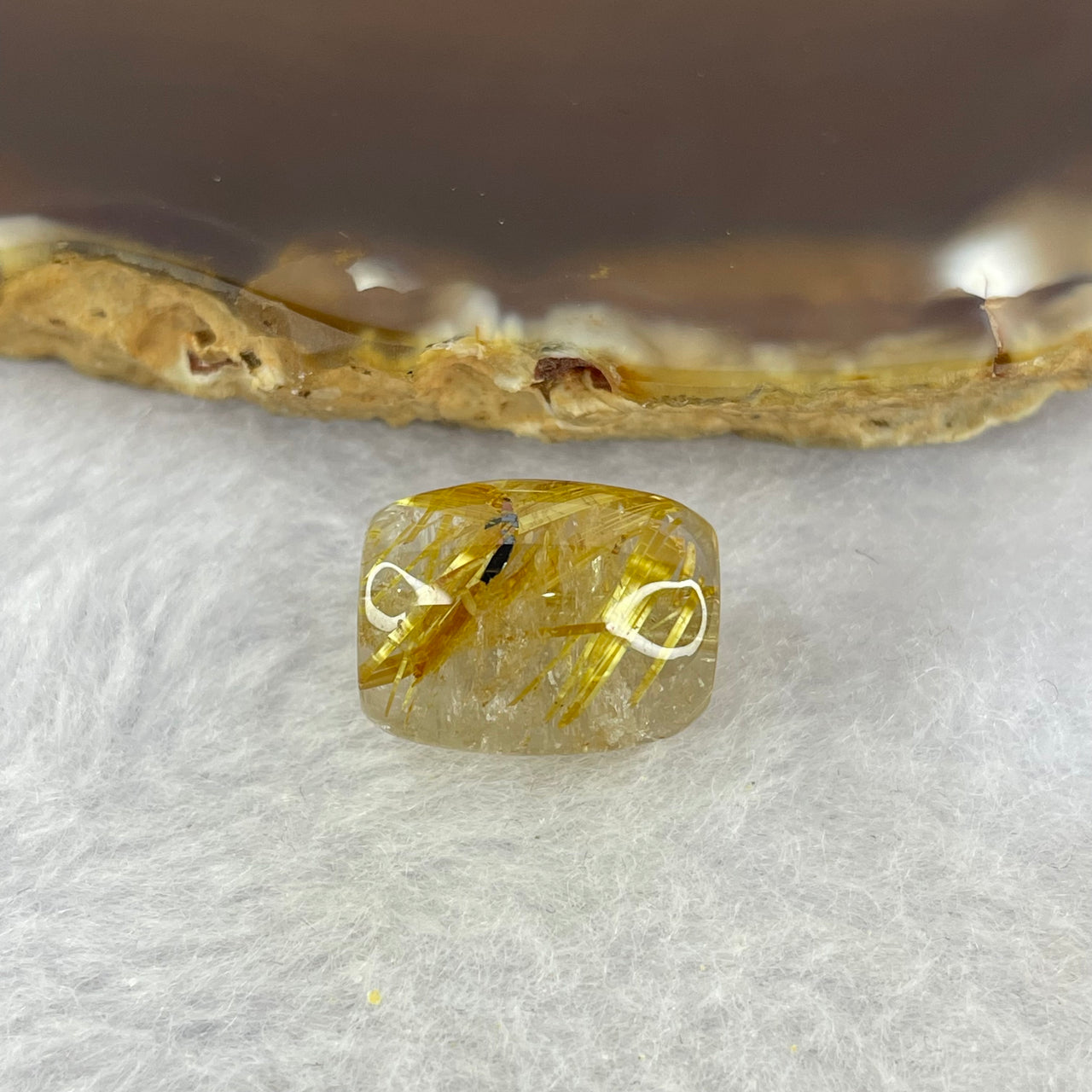 Good Grade Natural Golden Rutilated Quartz Crystal Lulu Tong Barrel 天然金顺发晶水晶露露通桶 
3.37g 14.5 by 11.5mm - Huangs Jadeite and Jewelry Pte Ltd