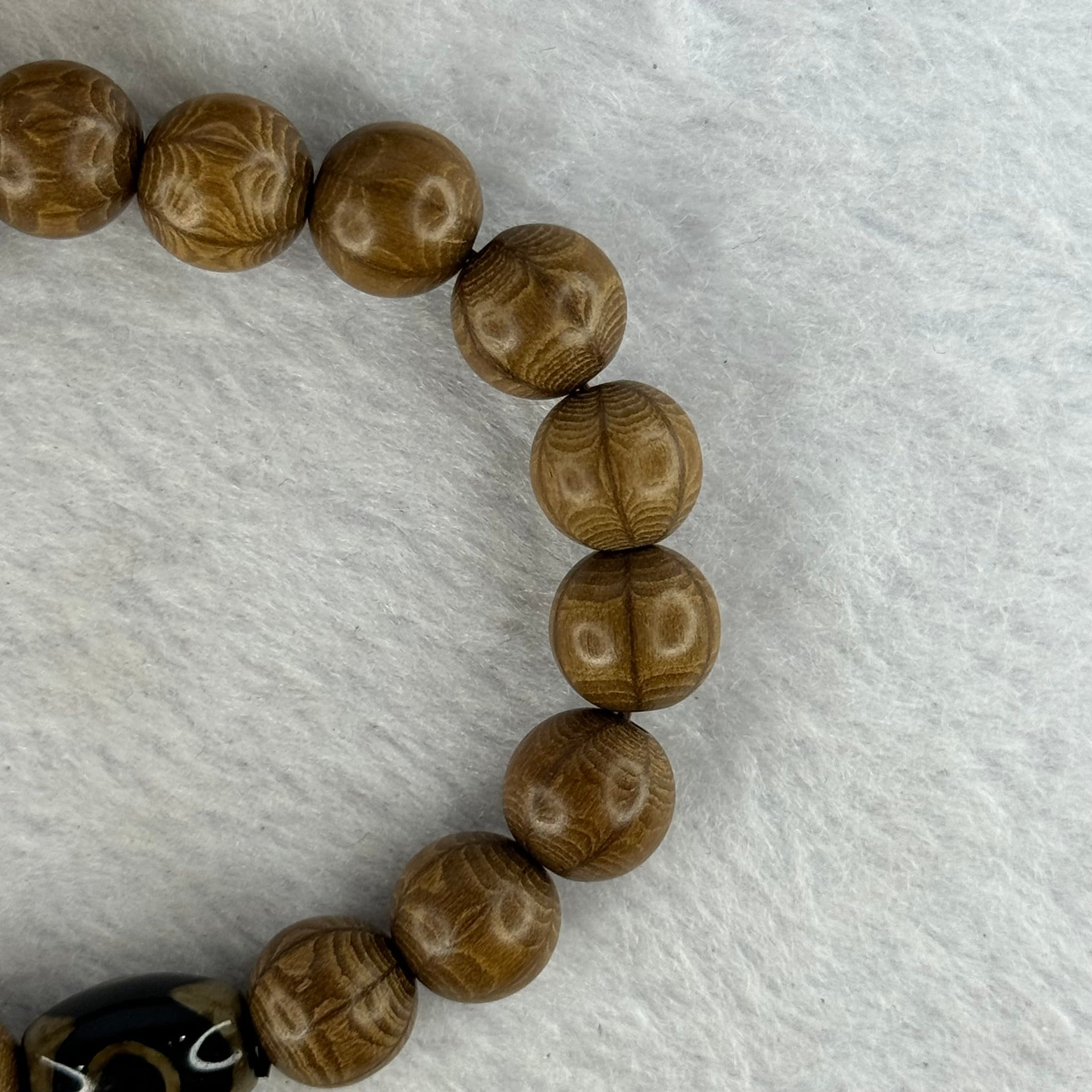 Natural Six Way Wooden Bead With 3 Eyes Dzi Bead Tian Zhu Beads Bracelets 天然六道木带三眼天珠手链 11.37g 16.5cm 10.4mm 18 Beads/ 13.5 by 10.1mm 1 Bead - Huangs Jadeite and Jewelry Pte Ltd