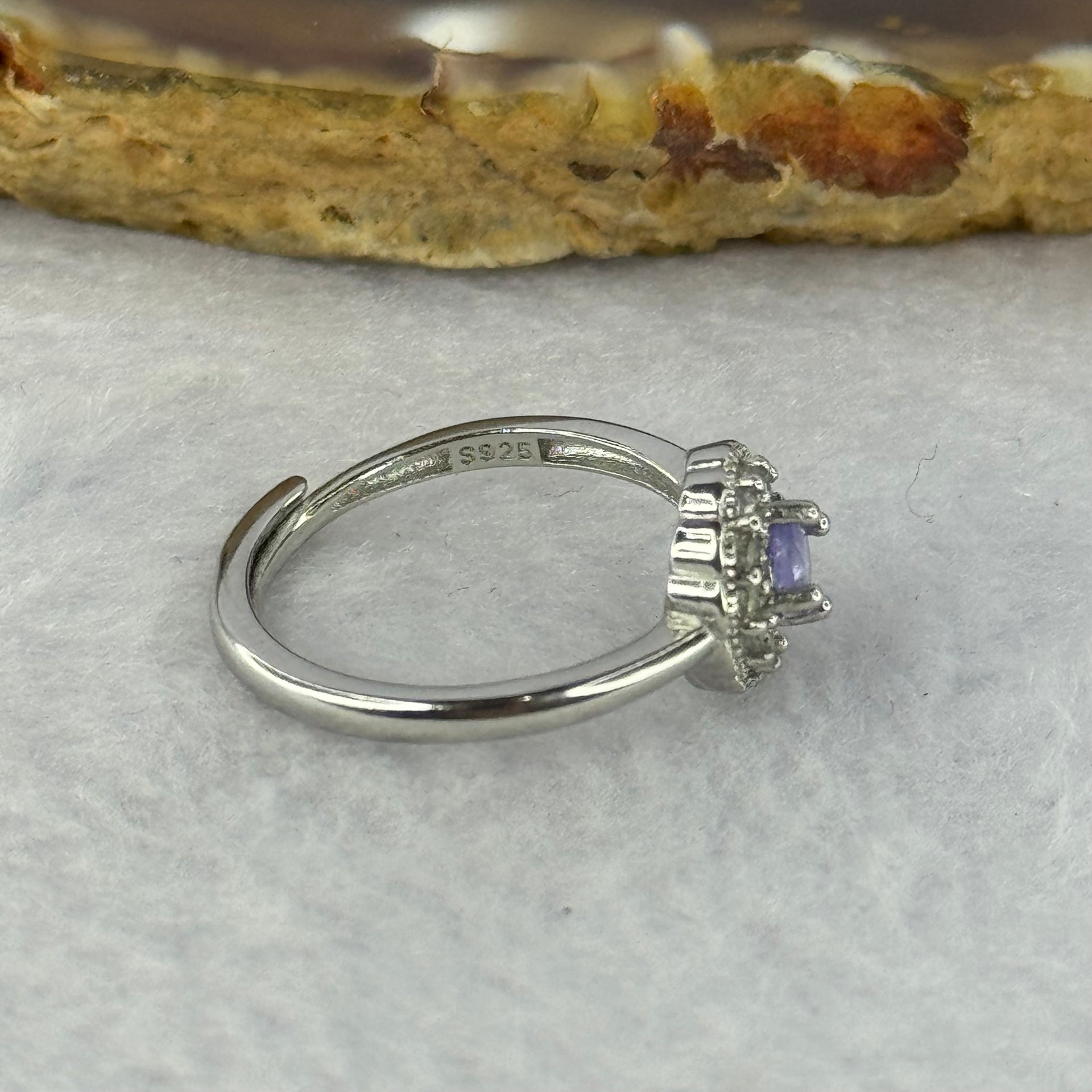 Natural Amethyst  with Crystals In 925 Sliver Ring (Adjustable Size) 1.48g 4.2 by 3.5mm - Huangs Jadeite and Jewelry Pte Ltd