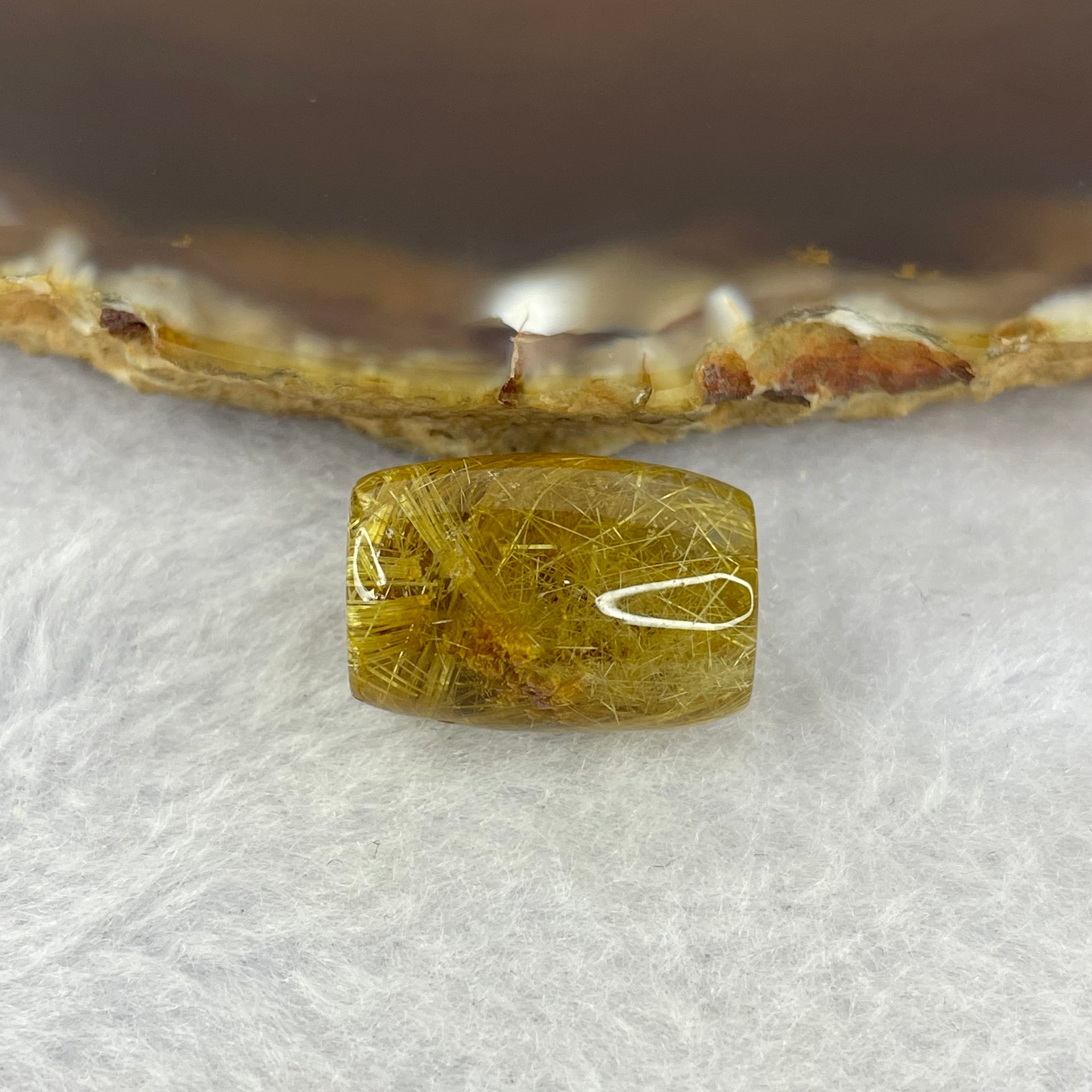 Good Grade Natural Golden Rutilated Quartz Crystal Lulu Tong Barrel 天然金顺发晶水晶露露通桶 
4.91g 17.9 by 12.5mm - Huangs Jadeite and Jewelry Pte Ltd