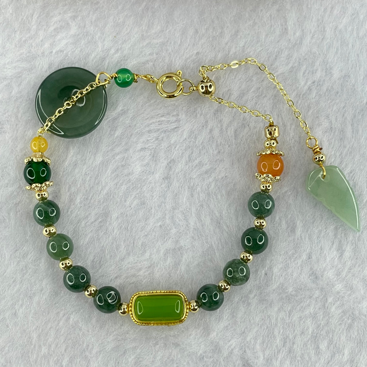 Type A Icy Blueish Green Jadeite Ping An Kou Donut and Beads and Crystals in Sliver Gold Color Bracelet 8.84g 10.6 by 5.5mm, 6.1mm 8pcs, 16.1 by 2.8mm Ping An Kou