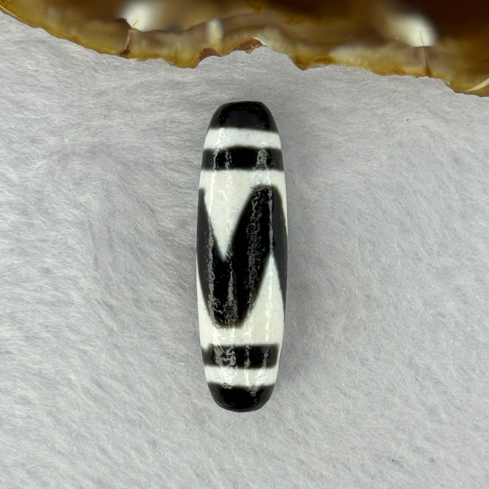 Natural Powerful Tibetan Old Oily Agate Tiger Tooth Daluo Dzi Bead Heavenly Master (Tian Zhu) 虎呀天诛 7.40g 3.79 by 11.2mm - Huangs Jadeite and Jewelry Pte Ltd