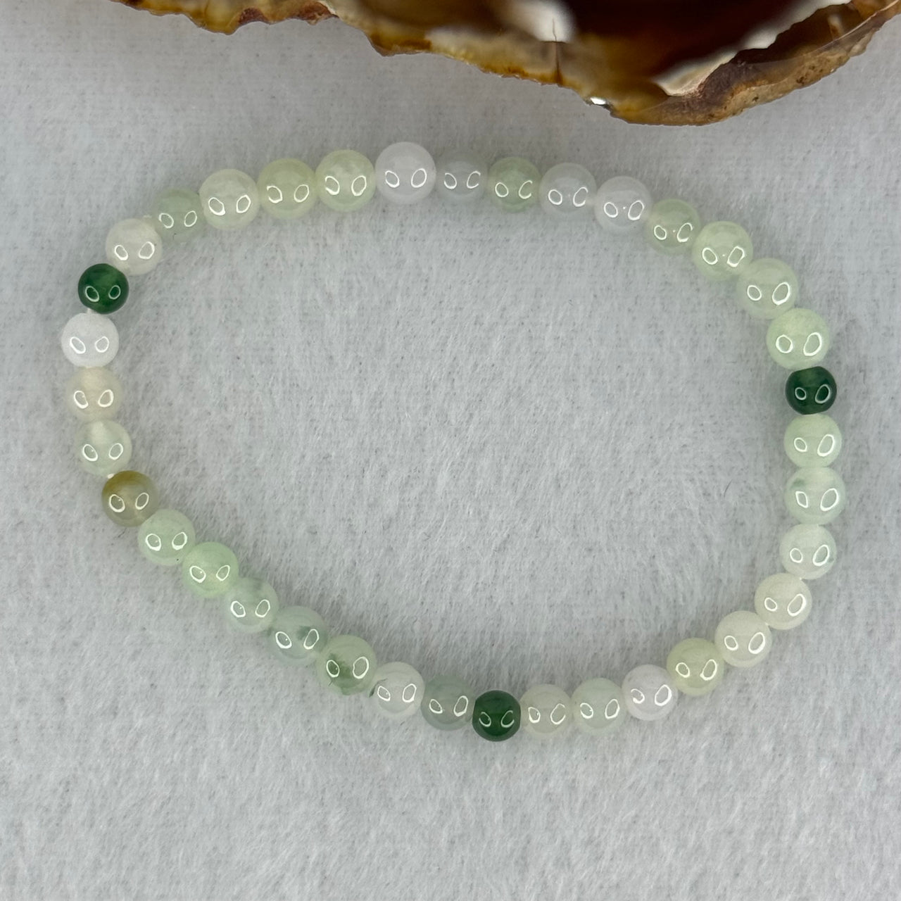 Type A Faint Lavender Green and Blueish Green Jadeite Beads Bracelet 7.75g 15.5cm 5.2mm 37 Beads