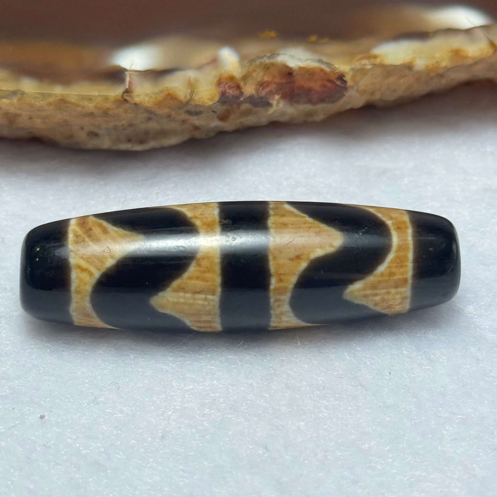 Natural Powerful Tibetan Old Oily Agate  Double Tiger Tooth Daluo Dzi Bead Heavenly Master (Tian Zhu) 虎呀天诛 7.93g 39.1 by 11.7mm - Huangs Jadeite and Jewelry Pte Ltd