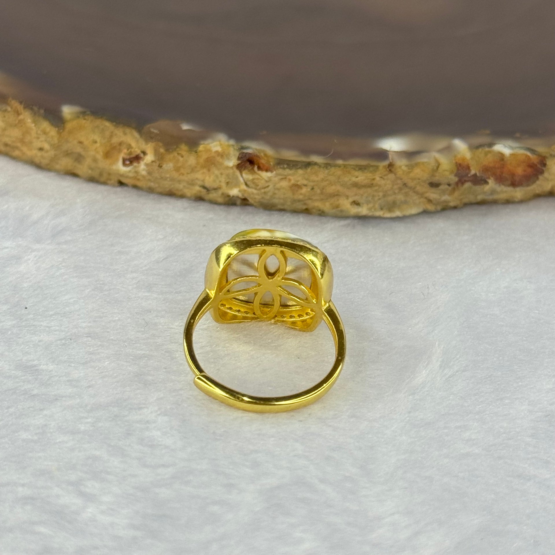 Natural Amber with Crystals in925 Silver in Gold Color Ring 蜜蜡飘白花925银戒指 3.08g 12.4 by 2.0mm - Huangs Jadeite and Jewelry Pte Ltd