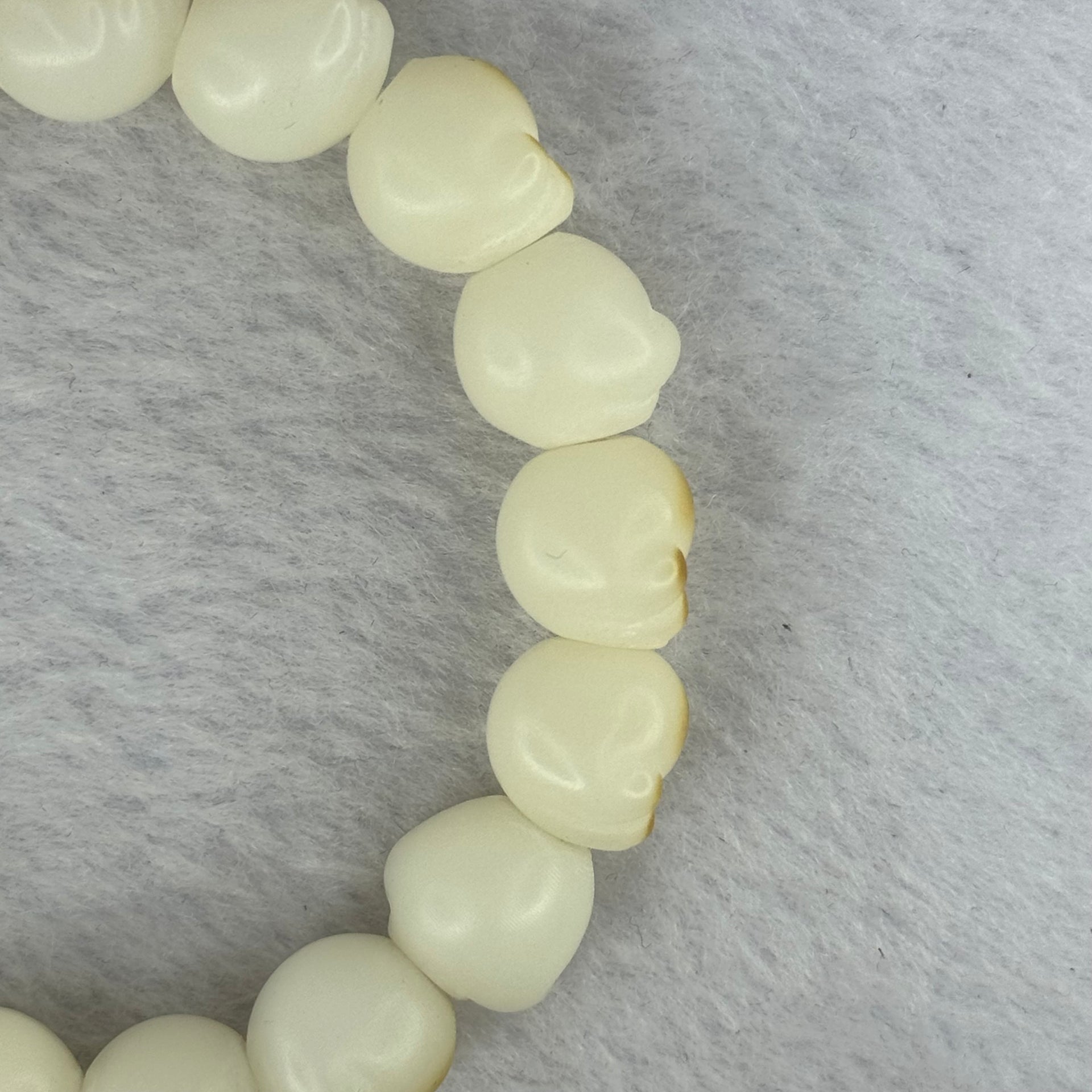 Natural White Color Bodhi Beads in Paw Bracelet 19.88g 16cm 12.2mm 17 Beads - Huangs Jadeite and Jewelry Pte Ltd